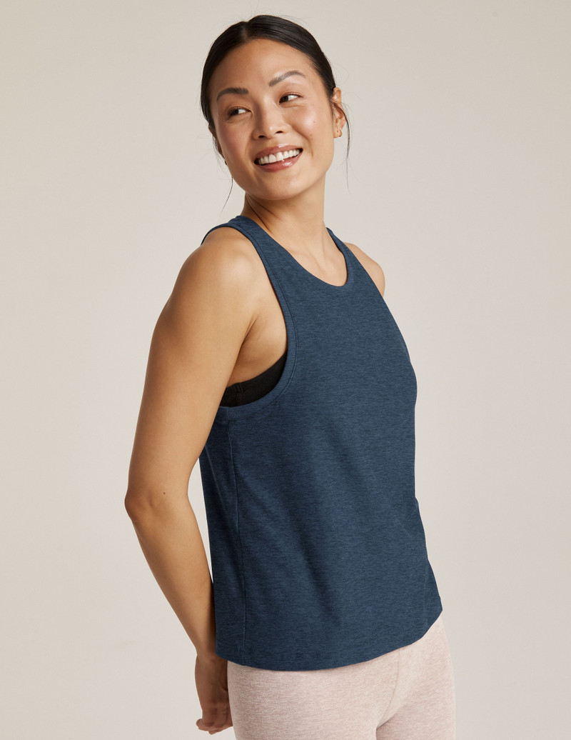 BEYOND YOGA Featherweight Rebalance Tank outlook