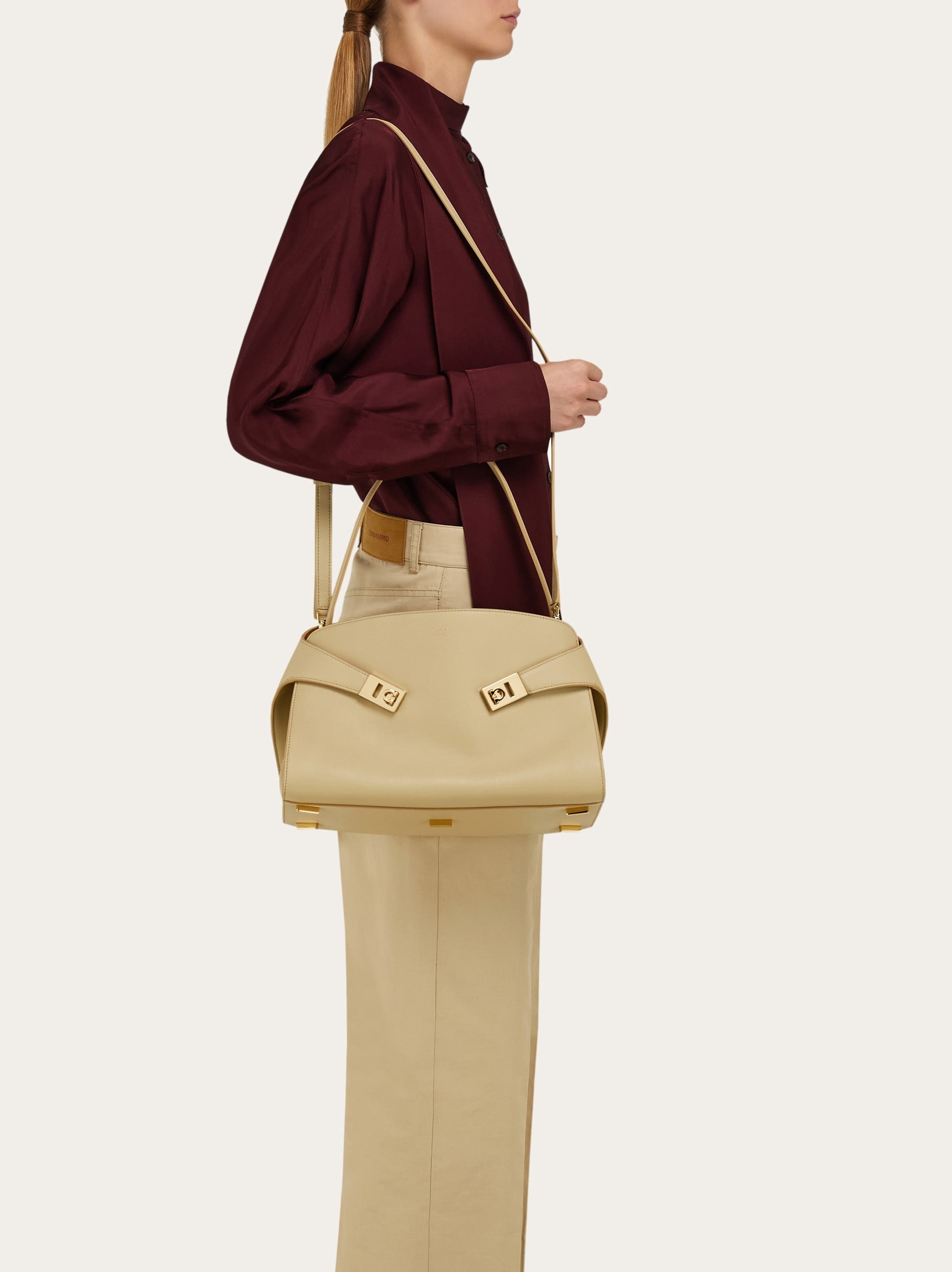 Hug Soft bicolor handbag (S) - 3