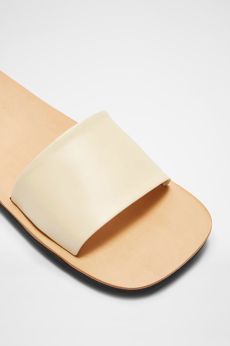 Flat Sandals - 6