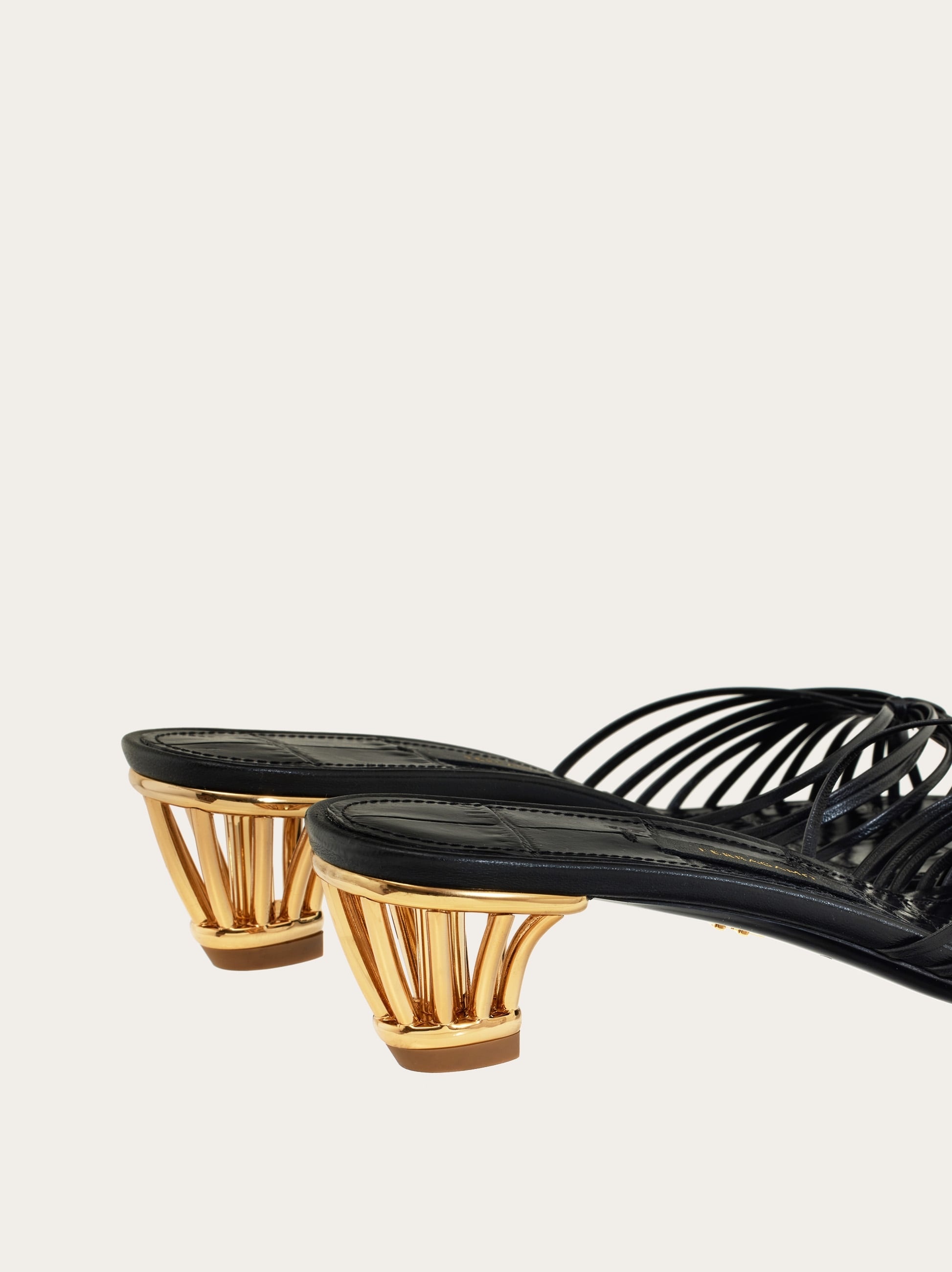Cage heel slide - 4