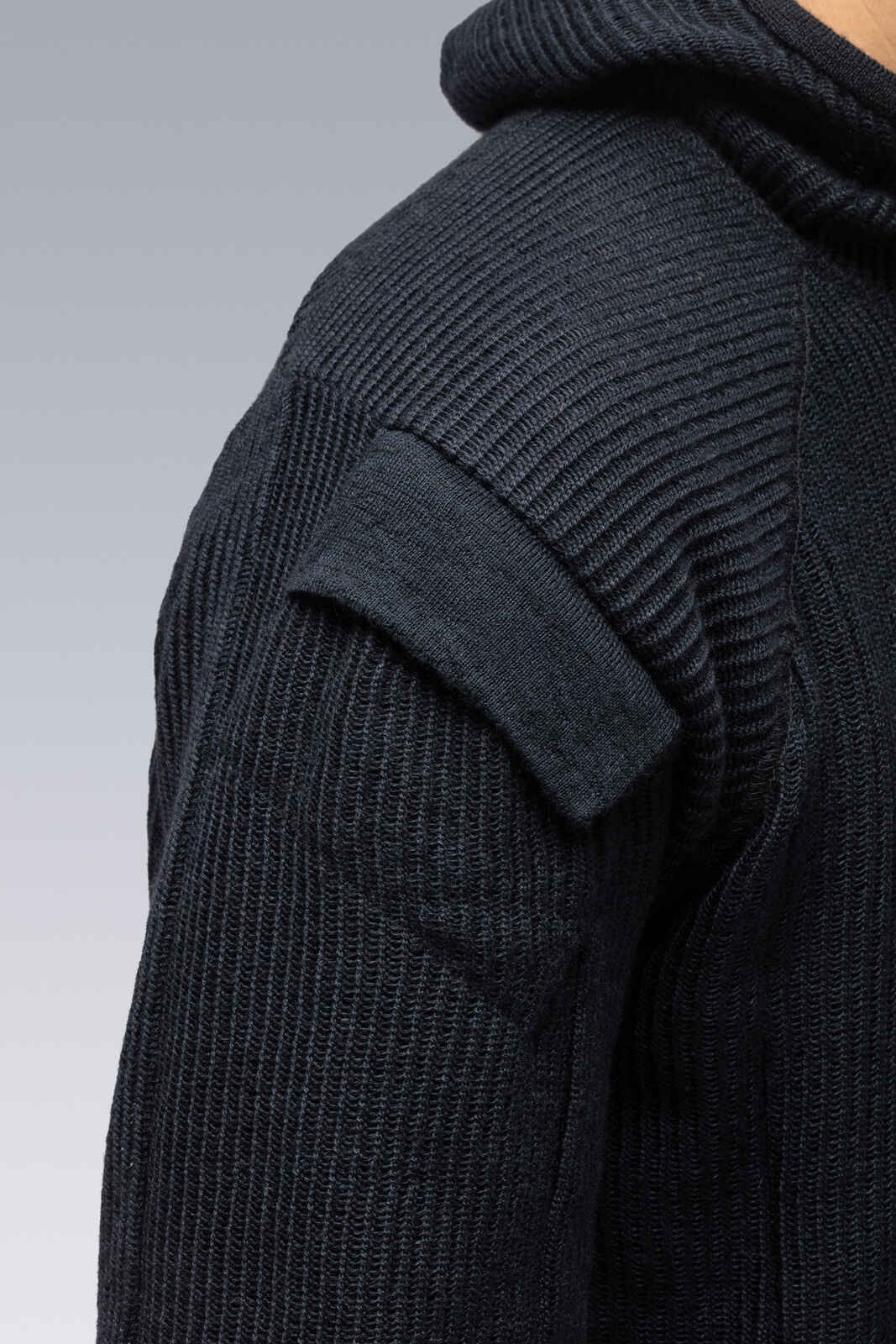 J77-AM Black - 18