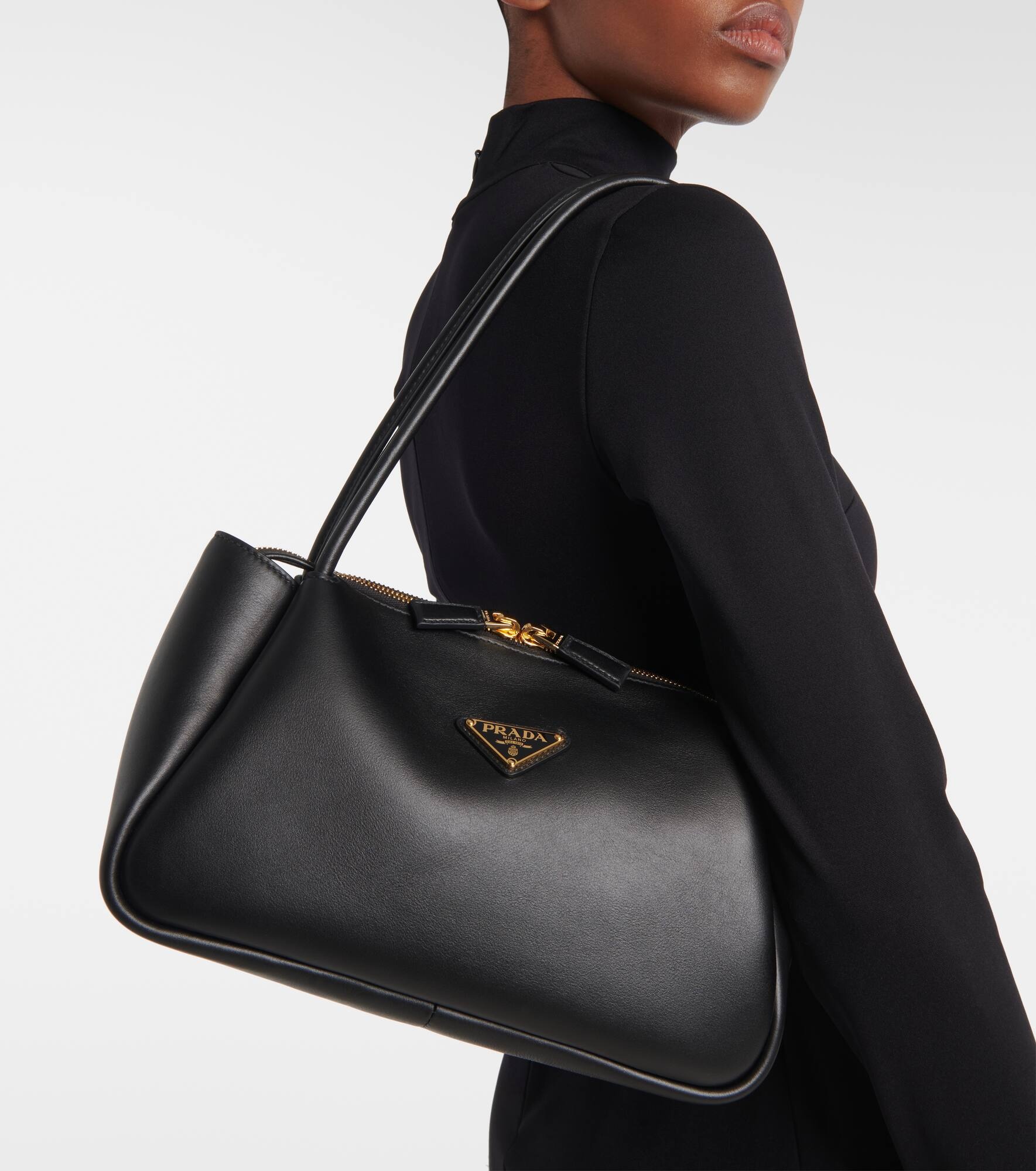Medium leather shoulder bag - 2