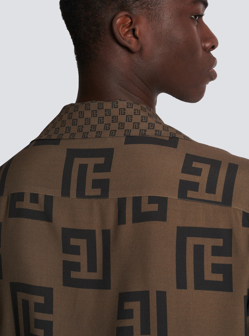 Short-sleeved shirt with monogram scarf print 8