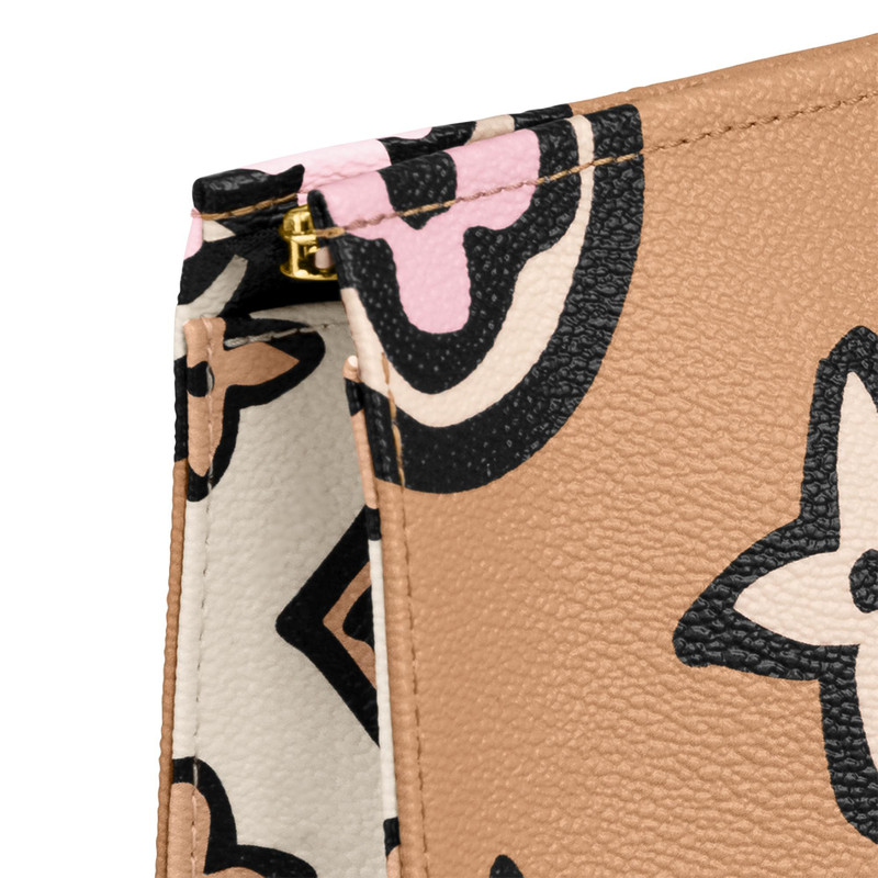 Louis Vuitton Toiletry Pouch 26 outlook