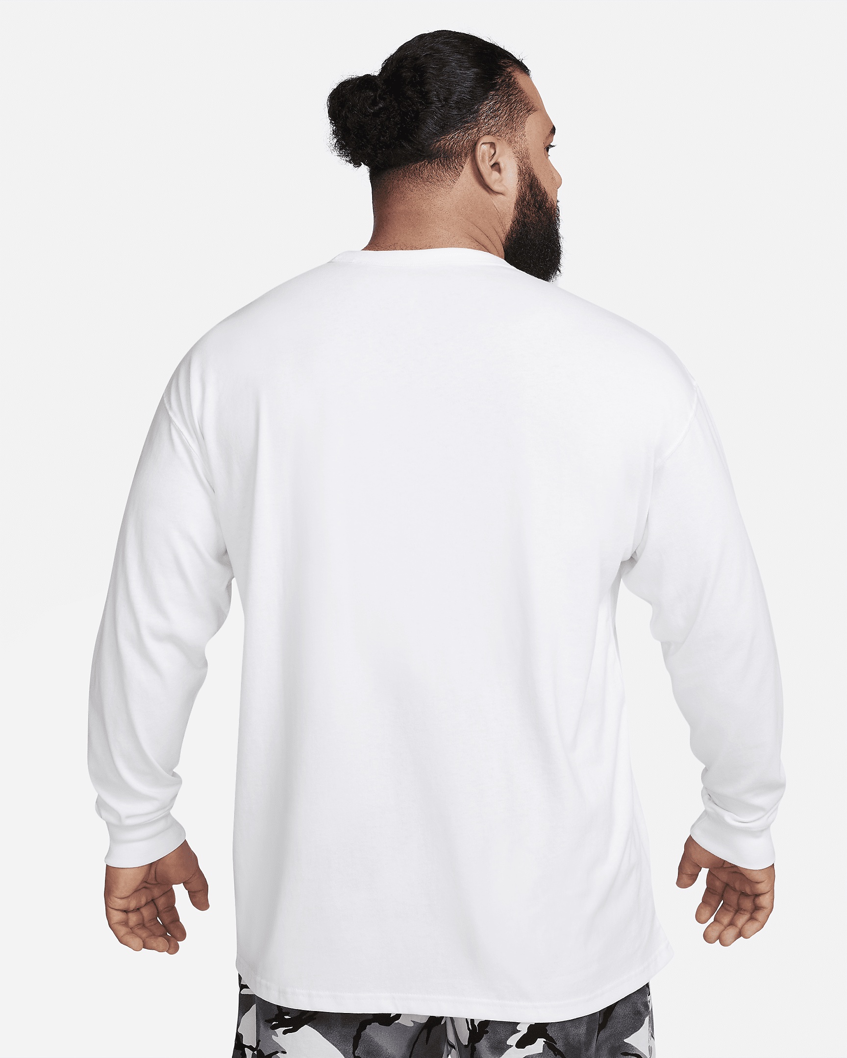 Nike Sportswear Premium Essentials Men's Long-Sleeve Pocket T-Shirt - 8