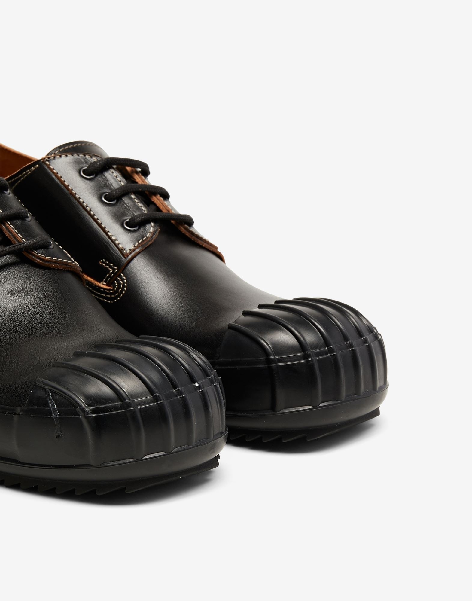Brushed leather duck shoes - 5