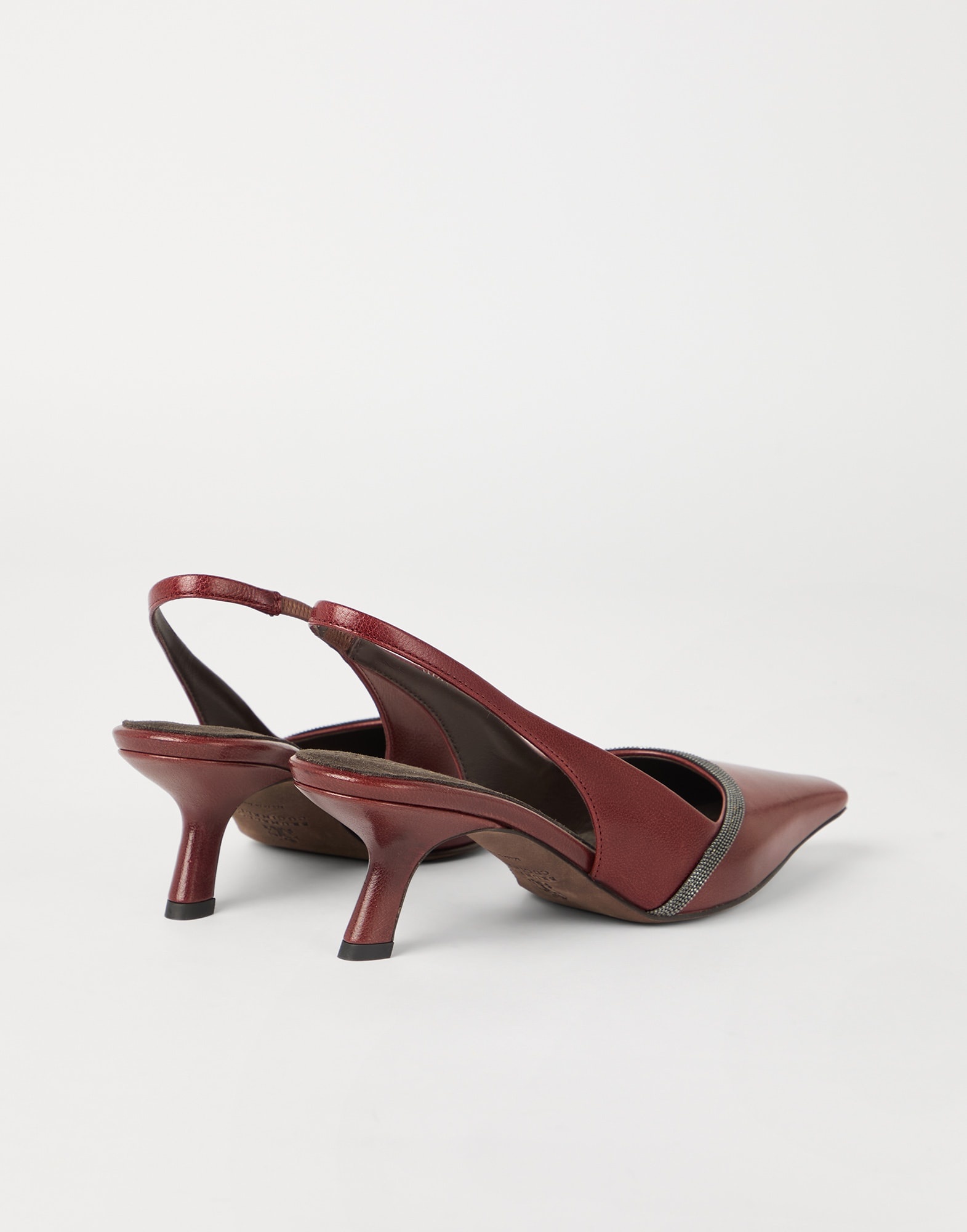 Classic leather slingback city heels with shiny contour - 2