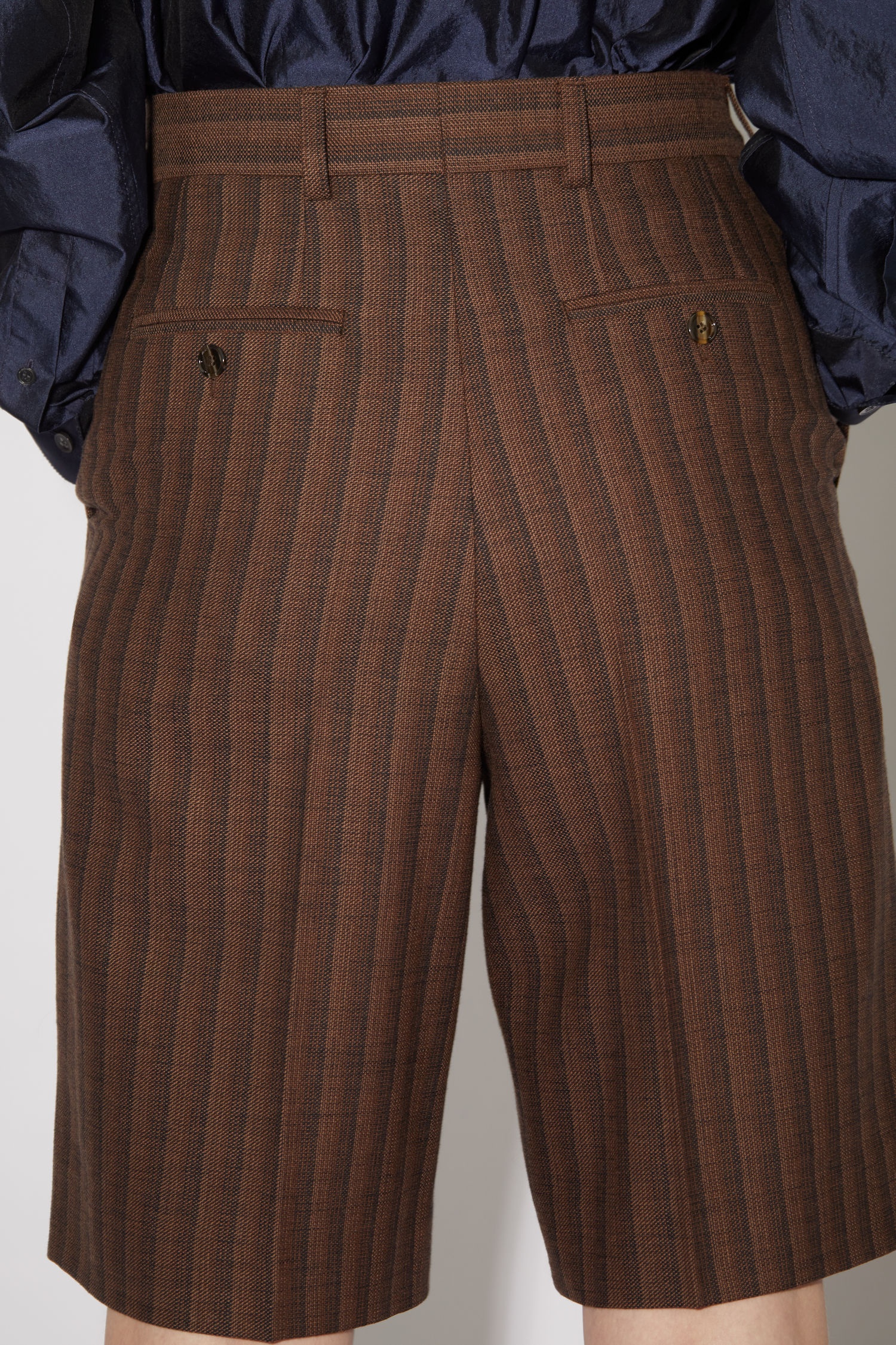 Knee-length shorts - Brown/black - 6