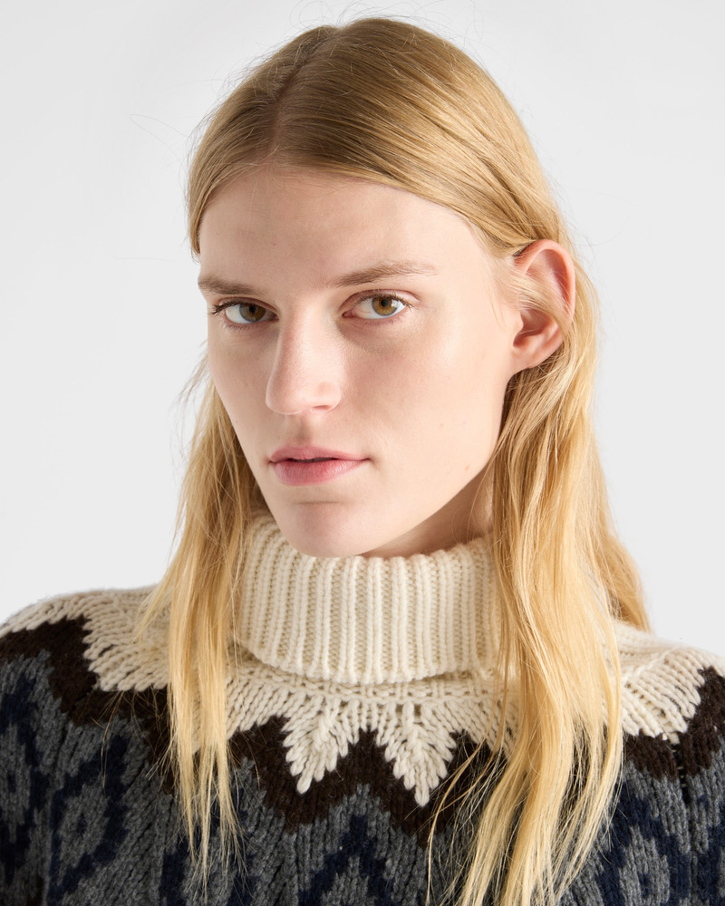 Cashmere and wool turtleneck sweater 3