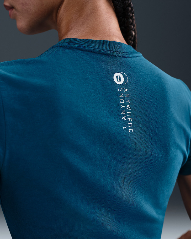 Nike Sabrina Women's Short-Sleeve Cropped T-Shirt outlook