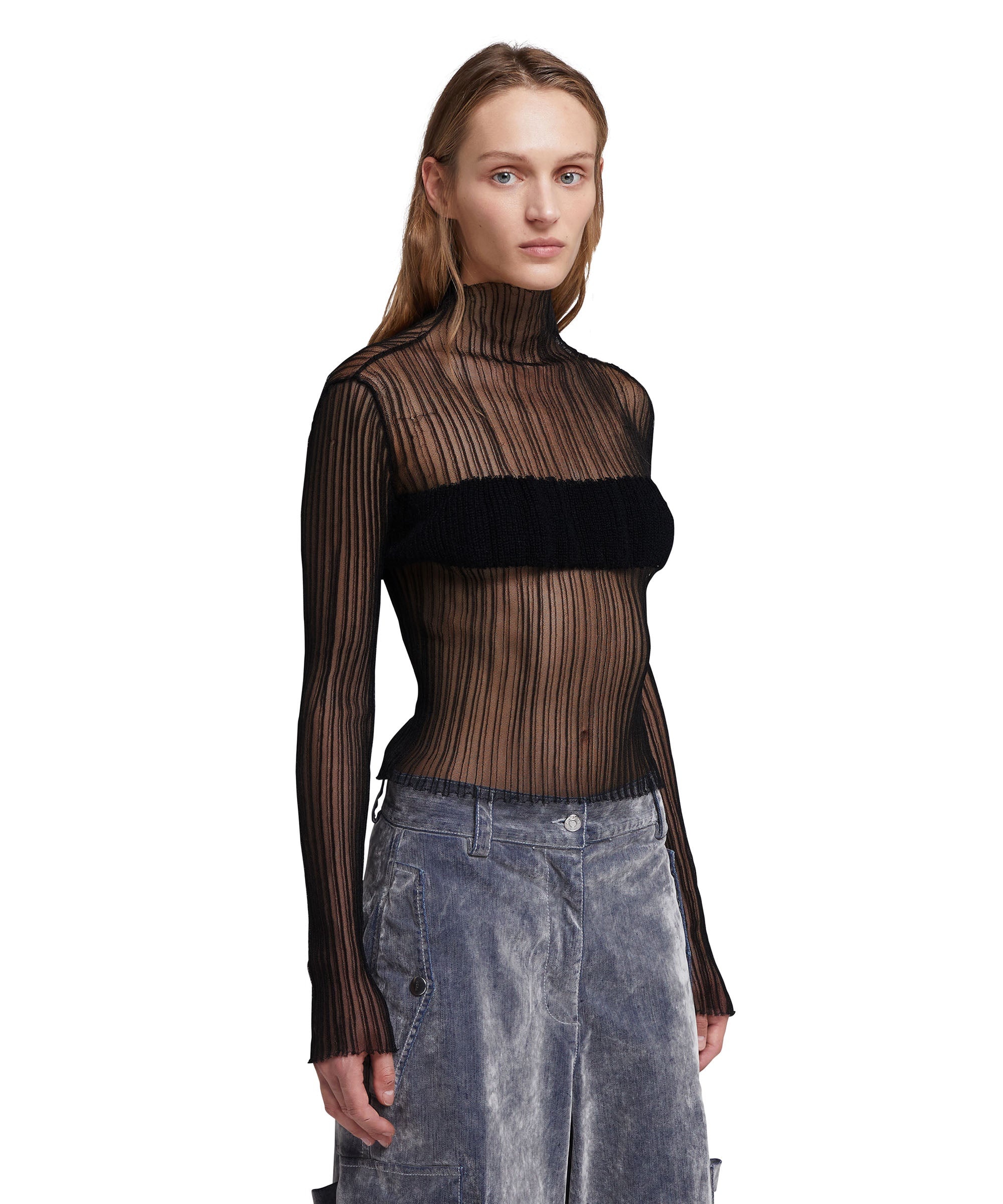 Sweater with "Ribbed Cellophane" concept - 4