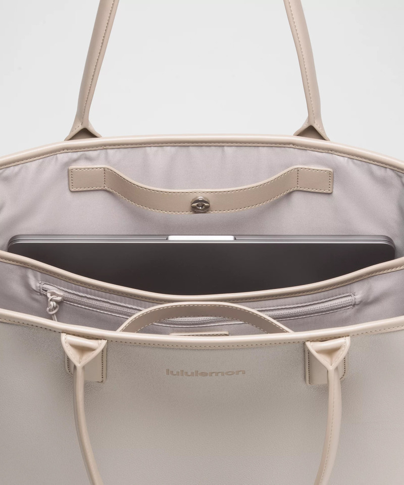 Classic Tote Bag 14L *Textured Leather Alternative 4