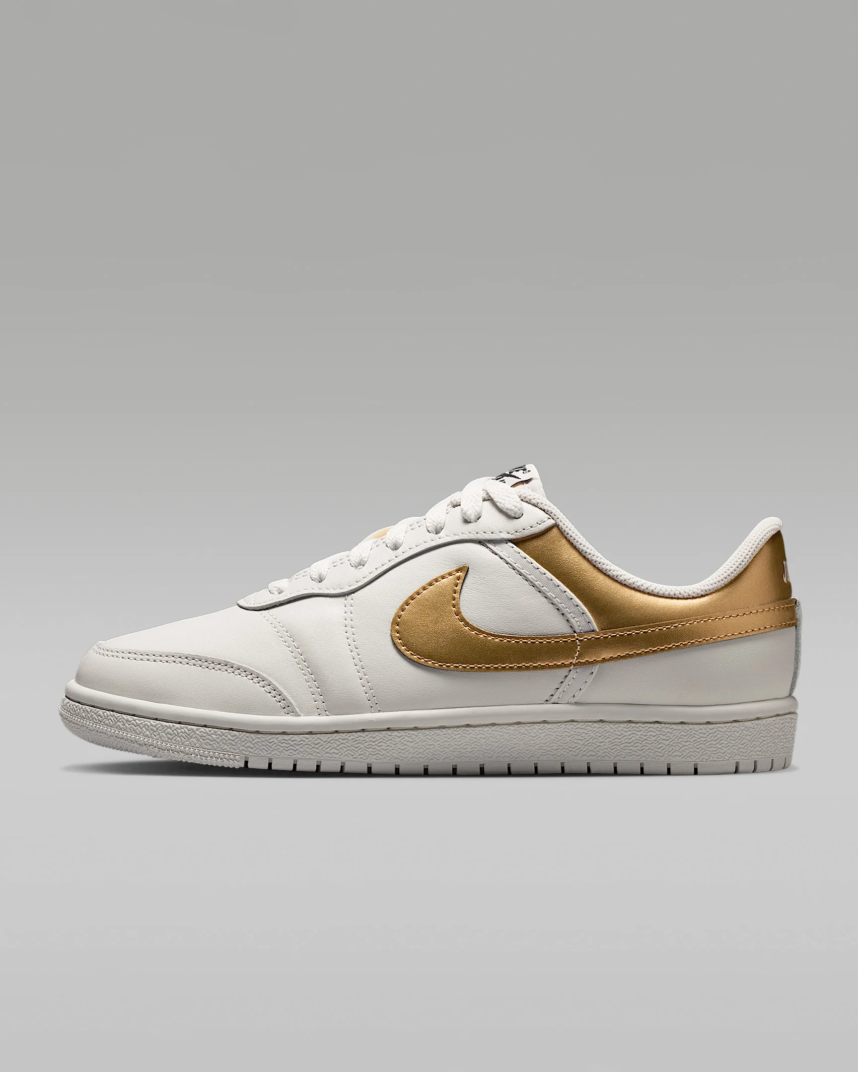 Air Jordan Skyline Low Women's Shoes - 1