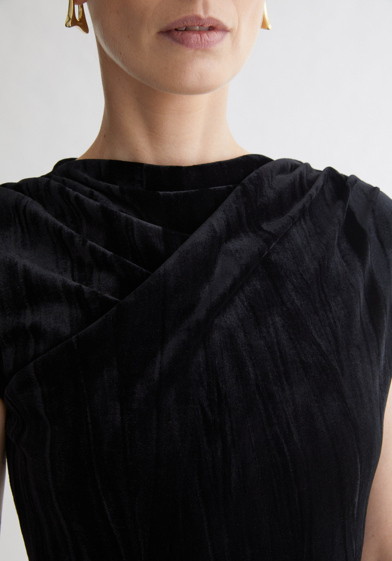 ELOWEN Gathered shoulder velvet maxi dress 3