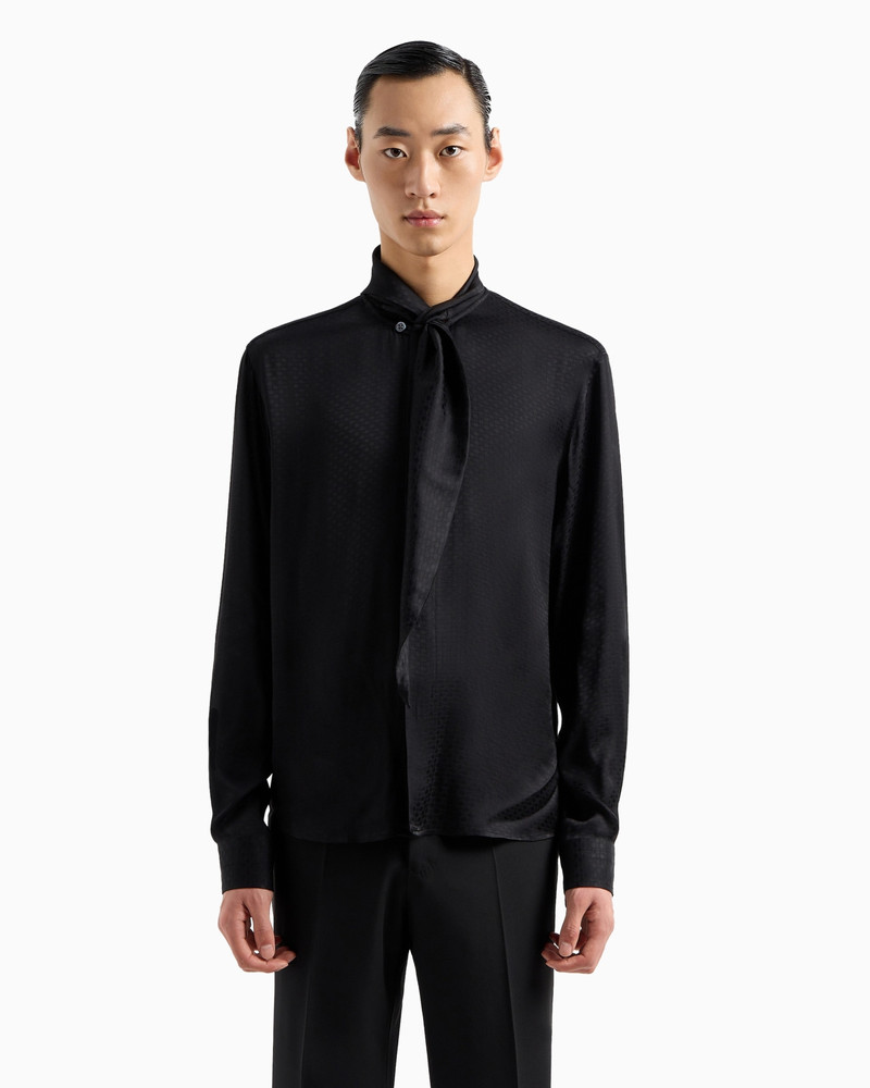 LIGHTWEIGHT, JACQUARD-PATTERN VISCOSE의 FOULARD COLLAR과 함께 2