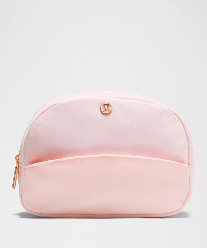 City Essentials Pouch 4L 1