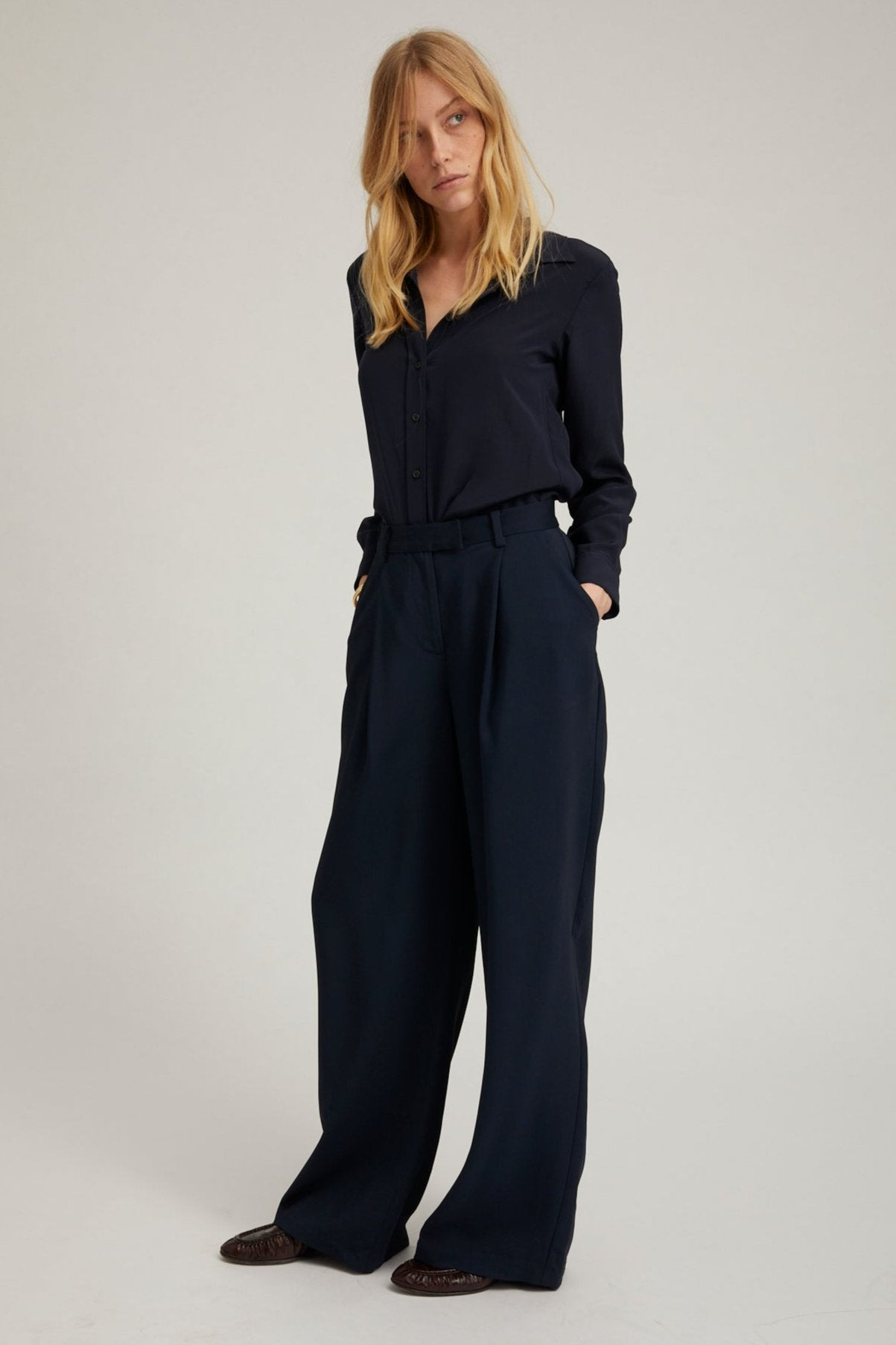 NAVY CREPE STRAIGHT LEG PLEATED TROUSERS - 3