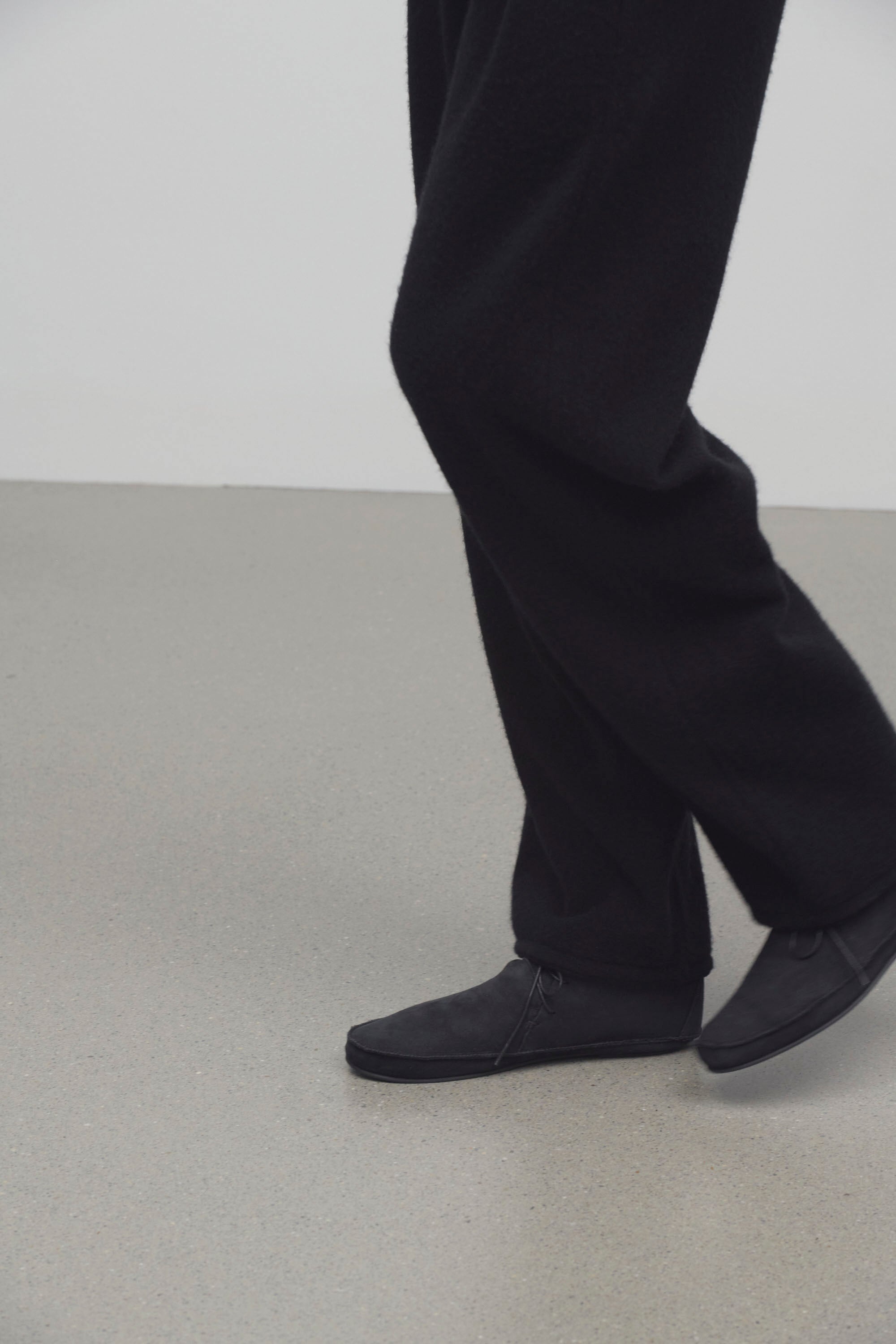 Tyler Lace Up Shoe in Suede - 4
