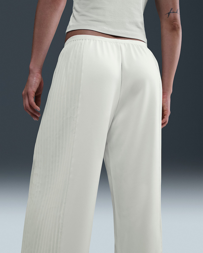 Nike Sportswear Women's Pleated Pants 3