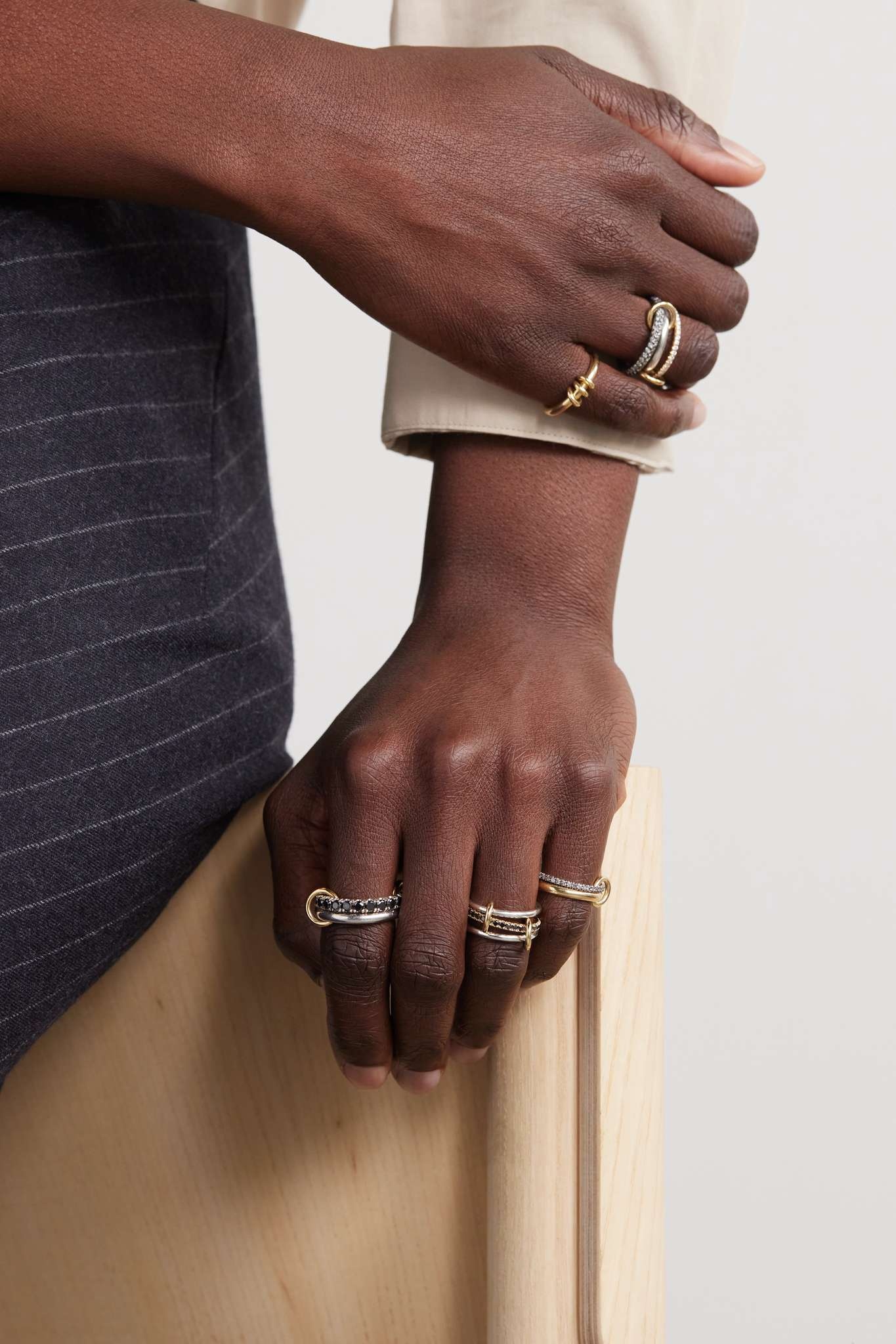 Tigris set of three 18-karat gold, sterling silver and blackened diamond rings - 5