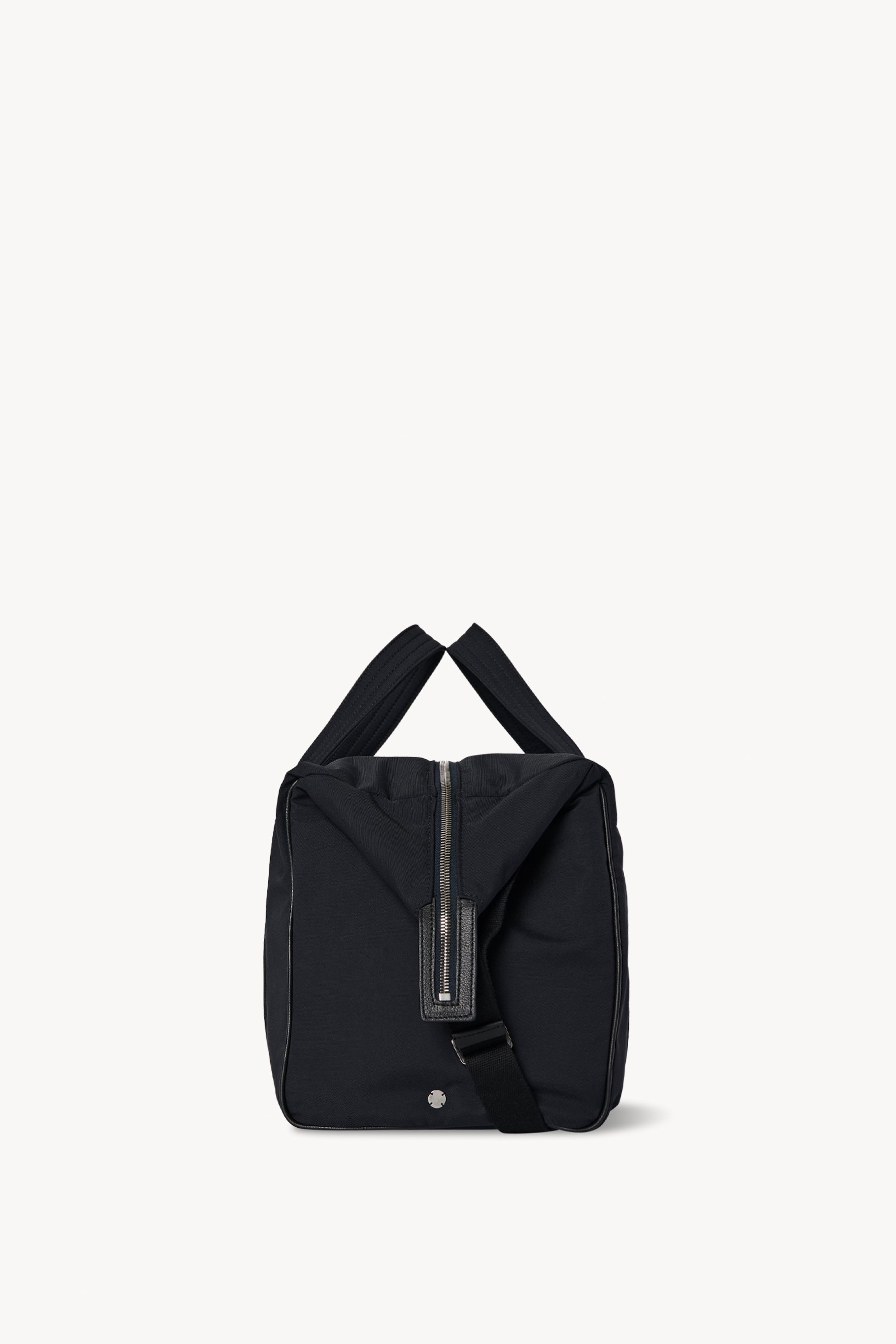 The Row【日本在庫切れ/22AW新作】Logan Duffle ナイロン The Row Beige Logan Duffle Bag The Row