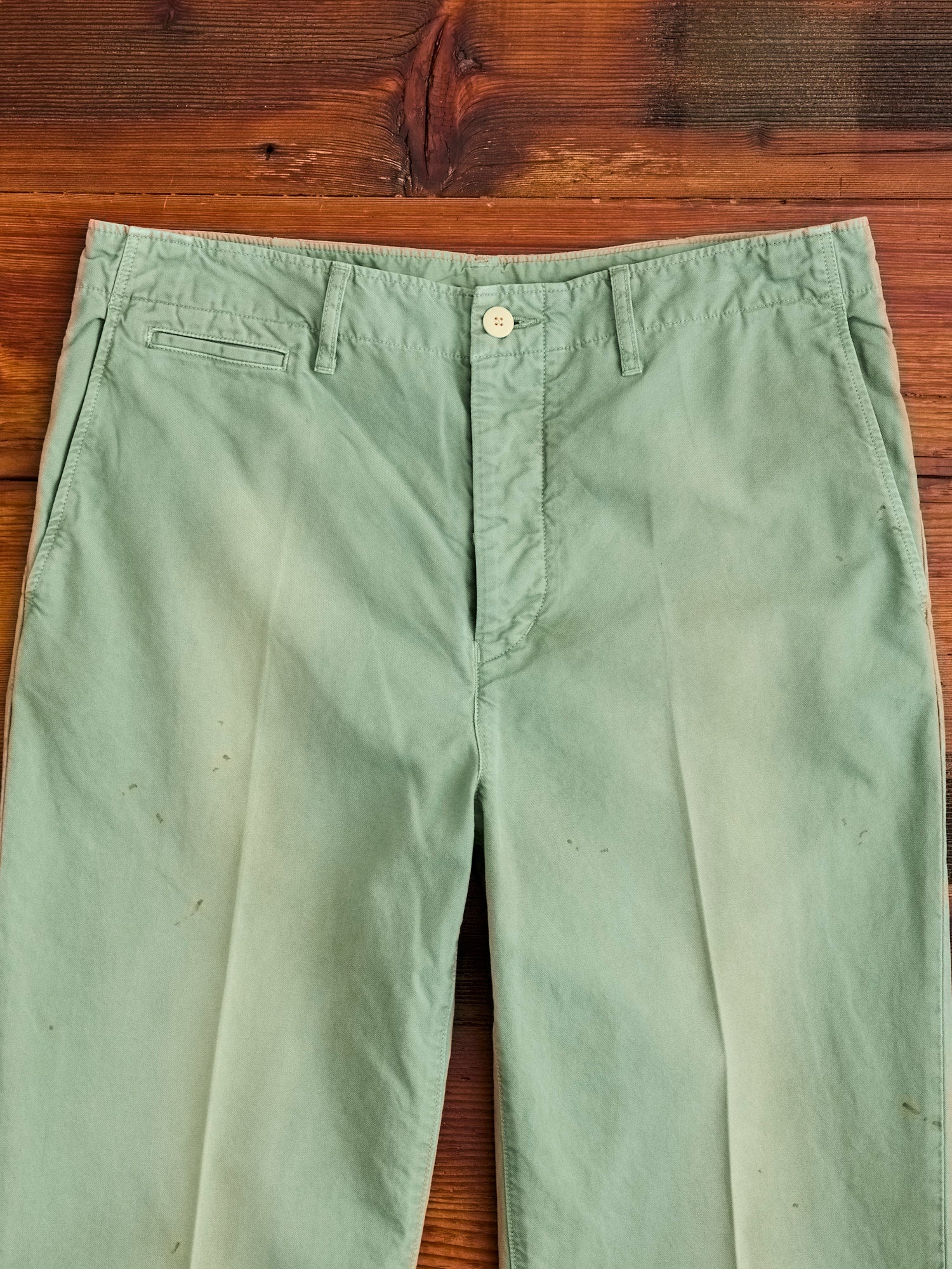 Damaged Field Chino Pants in Green - 3