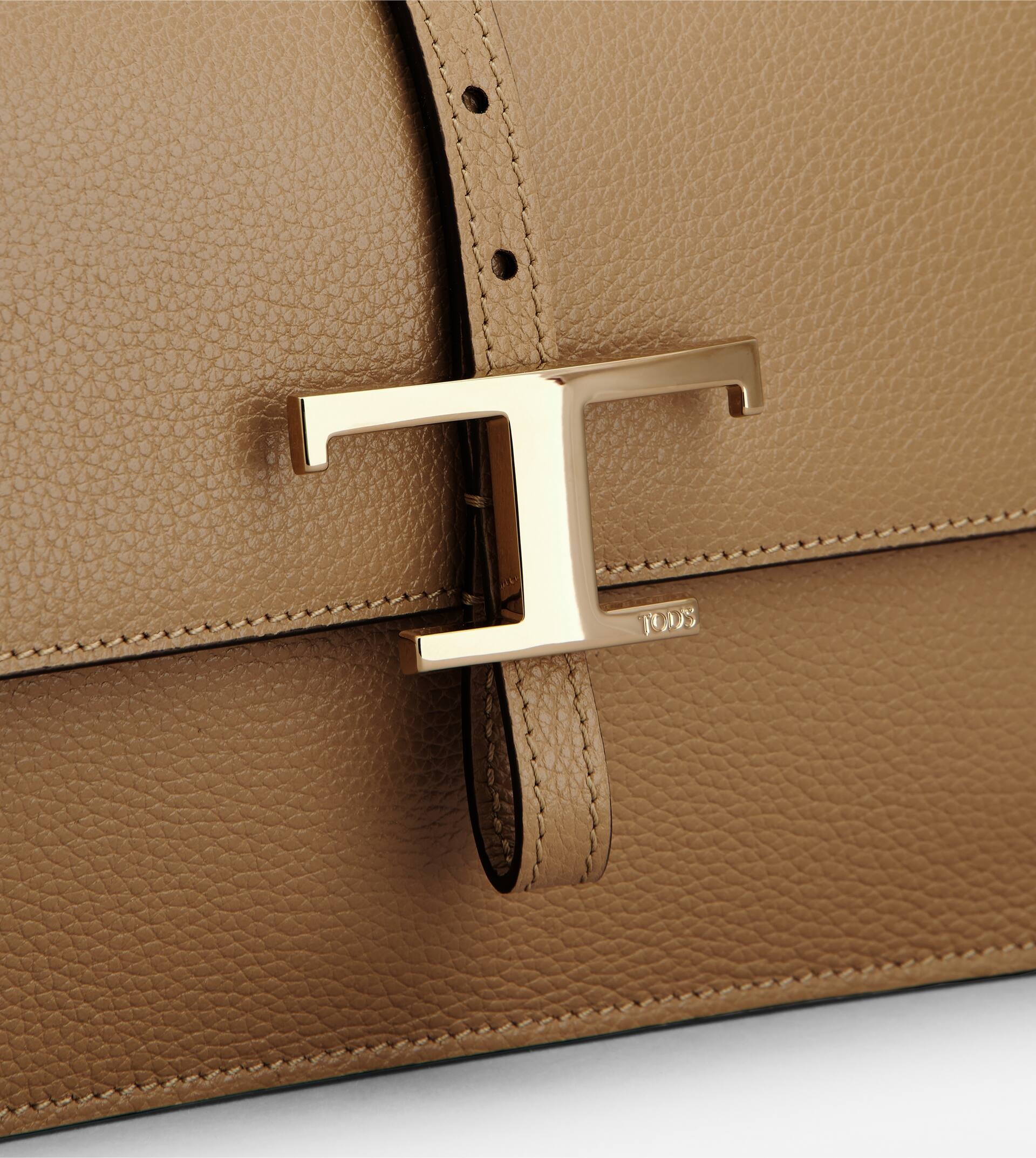 T TIMELESS FLAP BAG IN LEATHER MINI - BROWN - 5