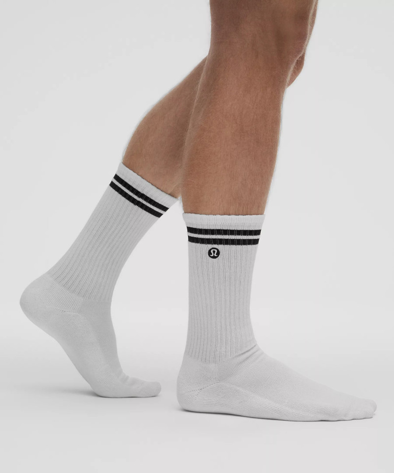 Unisex Daily Essential Crew Socks *Stripe 4