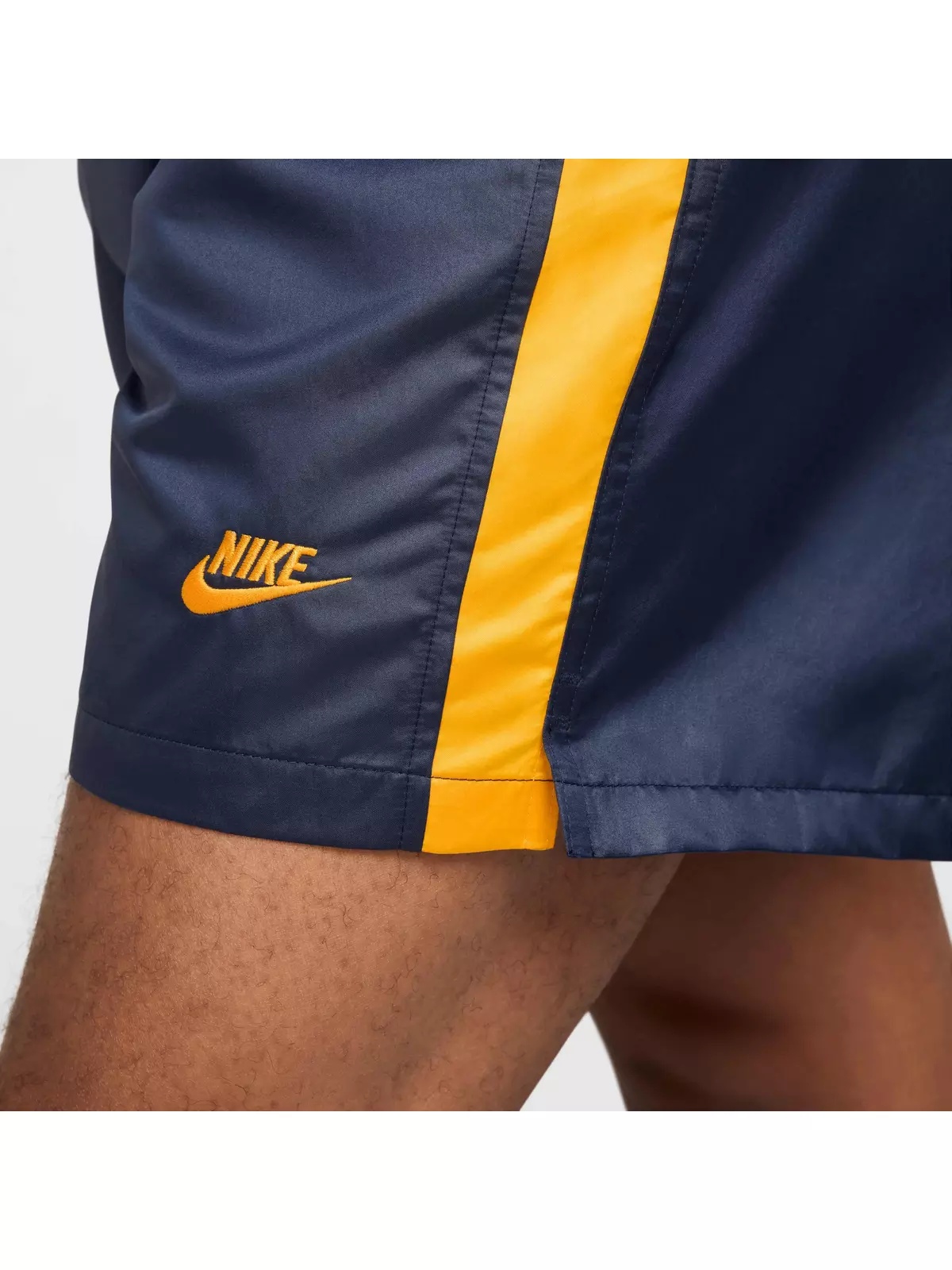 Men's Sportswear Club Flow Football Shorts - 6