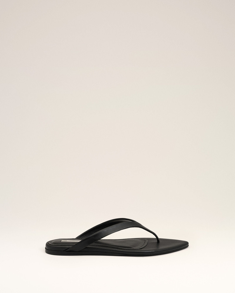 BLACK LAMB LEATHER POINTED TOE FLIP FLOPS 1