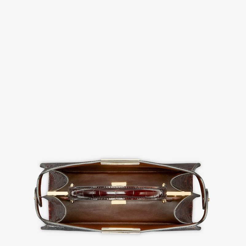 FENDI Peekaboo ISeeU Medium outlook