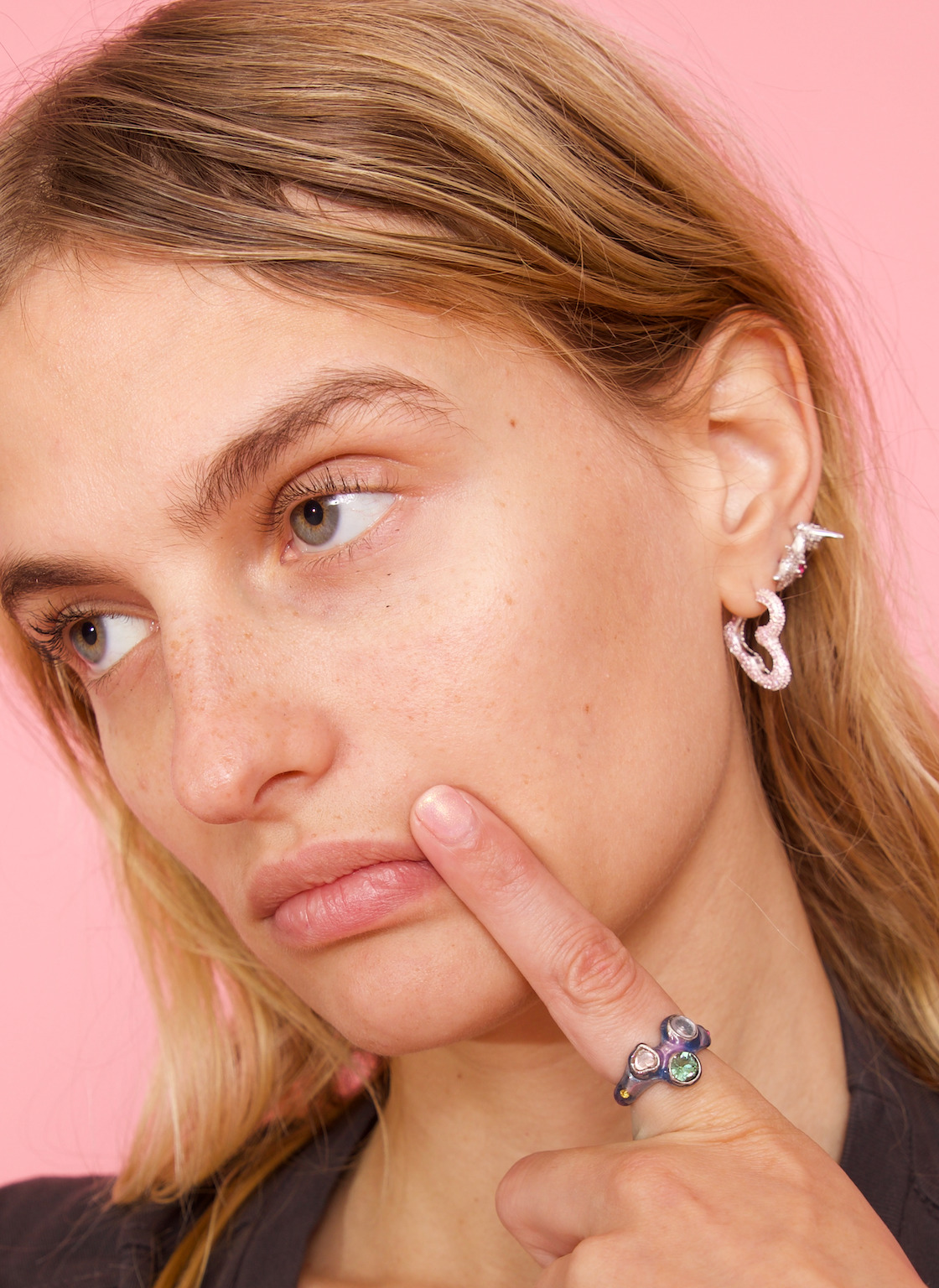 LIGHT PINK RHINESTONE HEART EARRINGS - 2