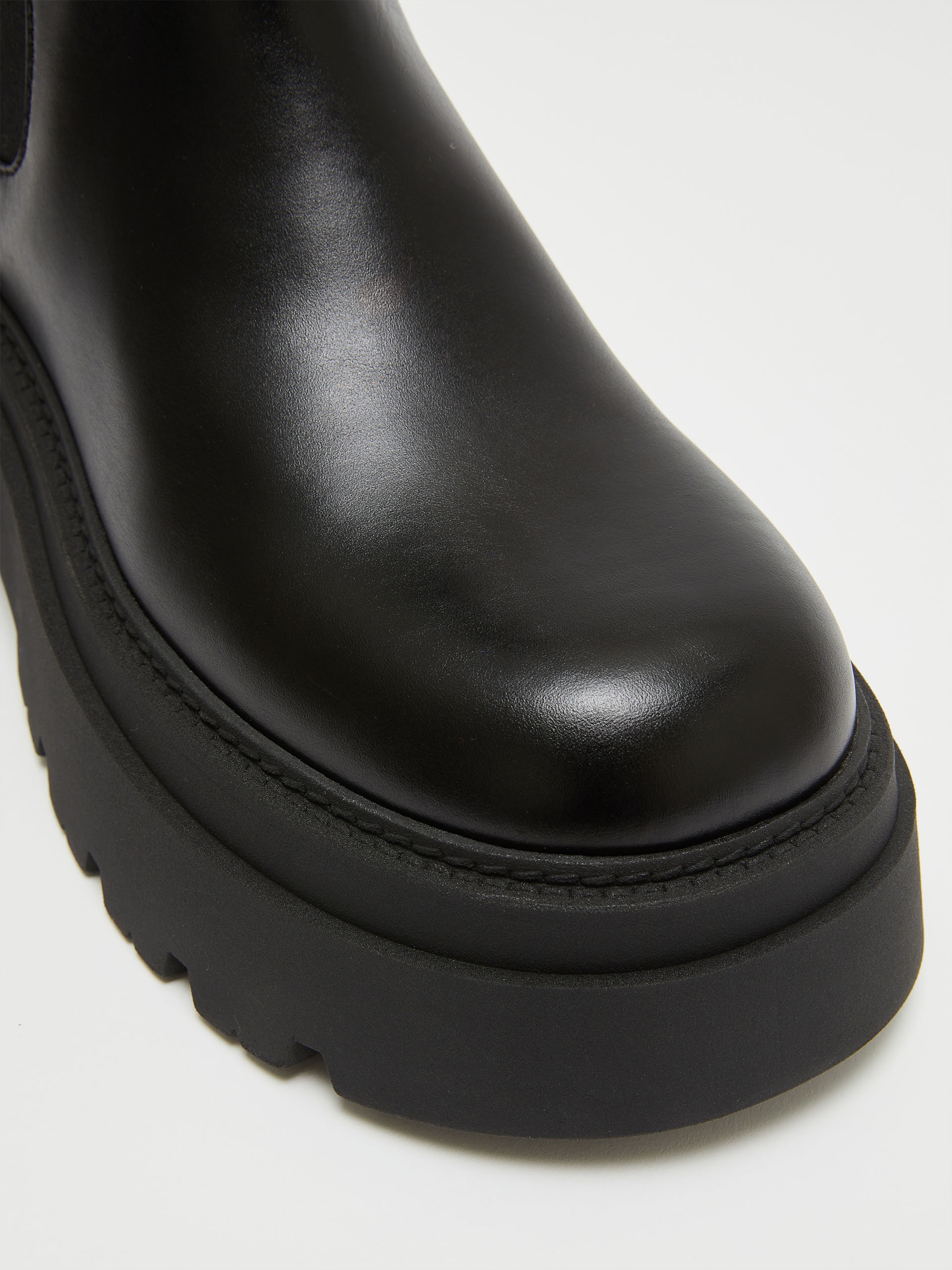 NEBBI Leather Chelsea boots - 4
