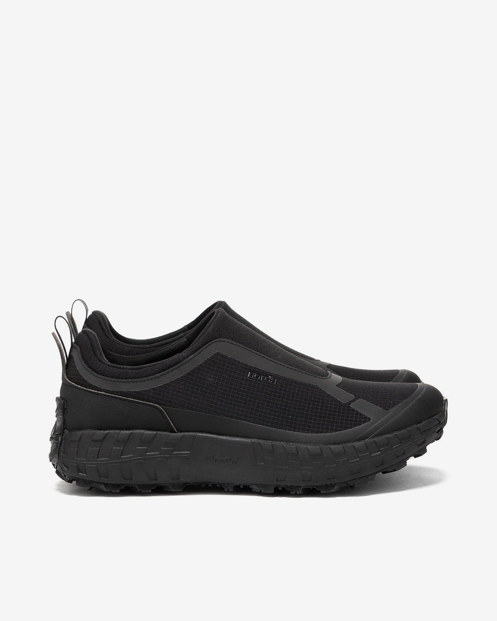 003 Pitch Black - 1