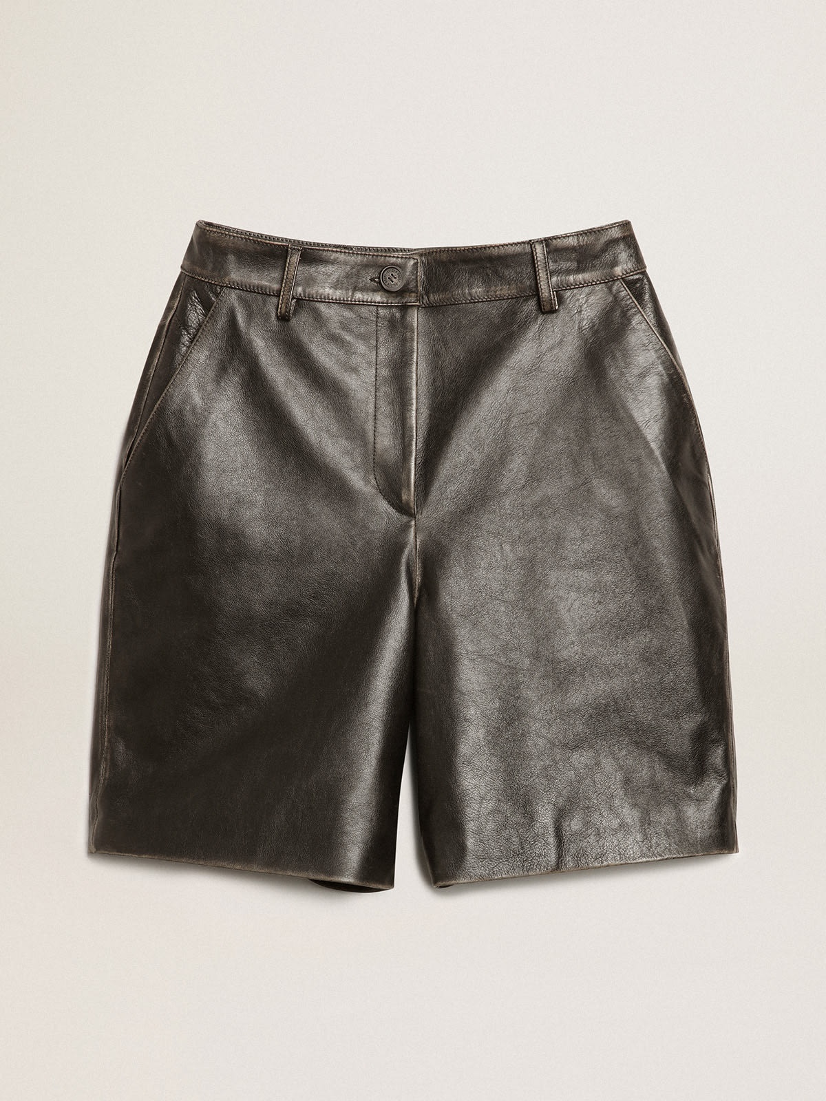 Black leather Bermuda shorts with lived-in effect - 1