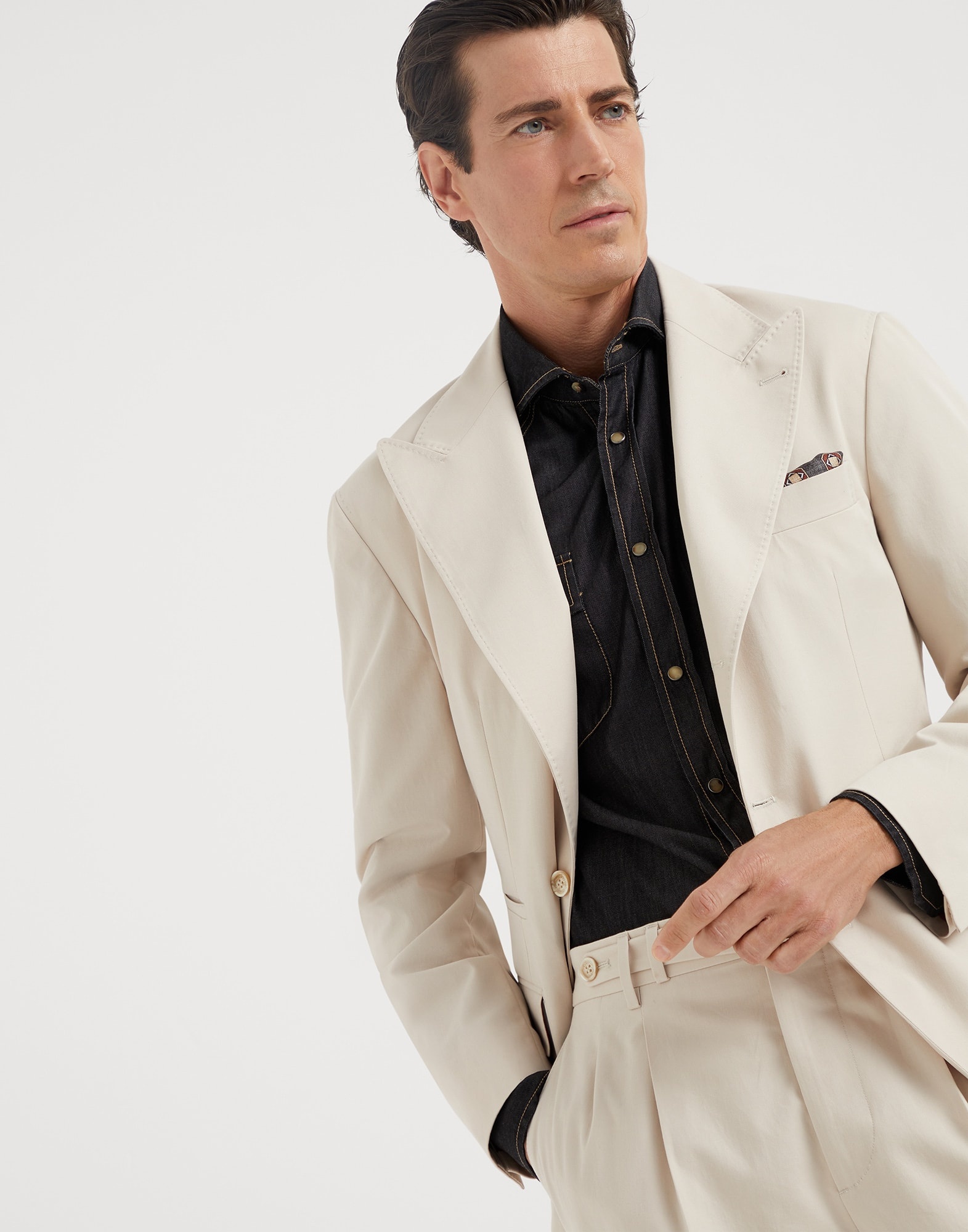 Comfort cotton and cashmere gabardine deconstructed blazer with large peak lapels and metal buttons - 4