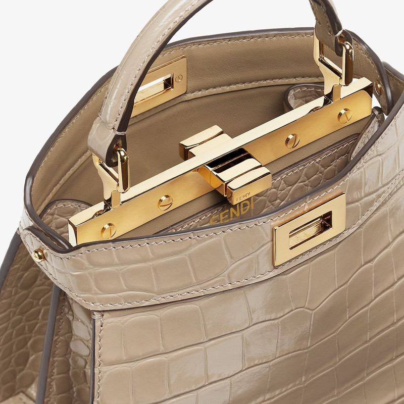 Peekaboo ISeeU Petite Trunk 5