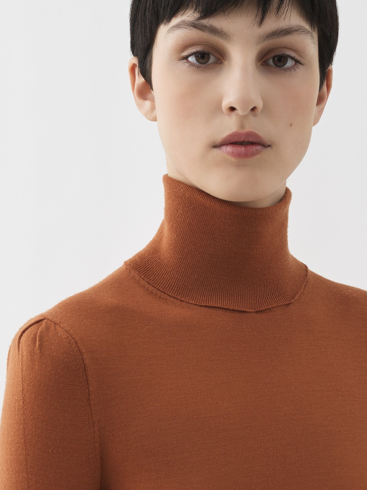 FITTED TURTLENECK JUMPER - 6
