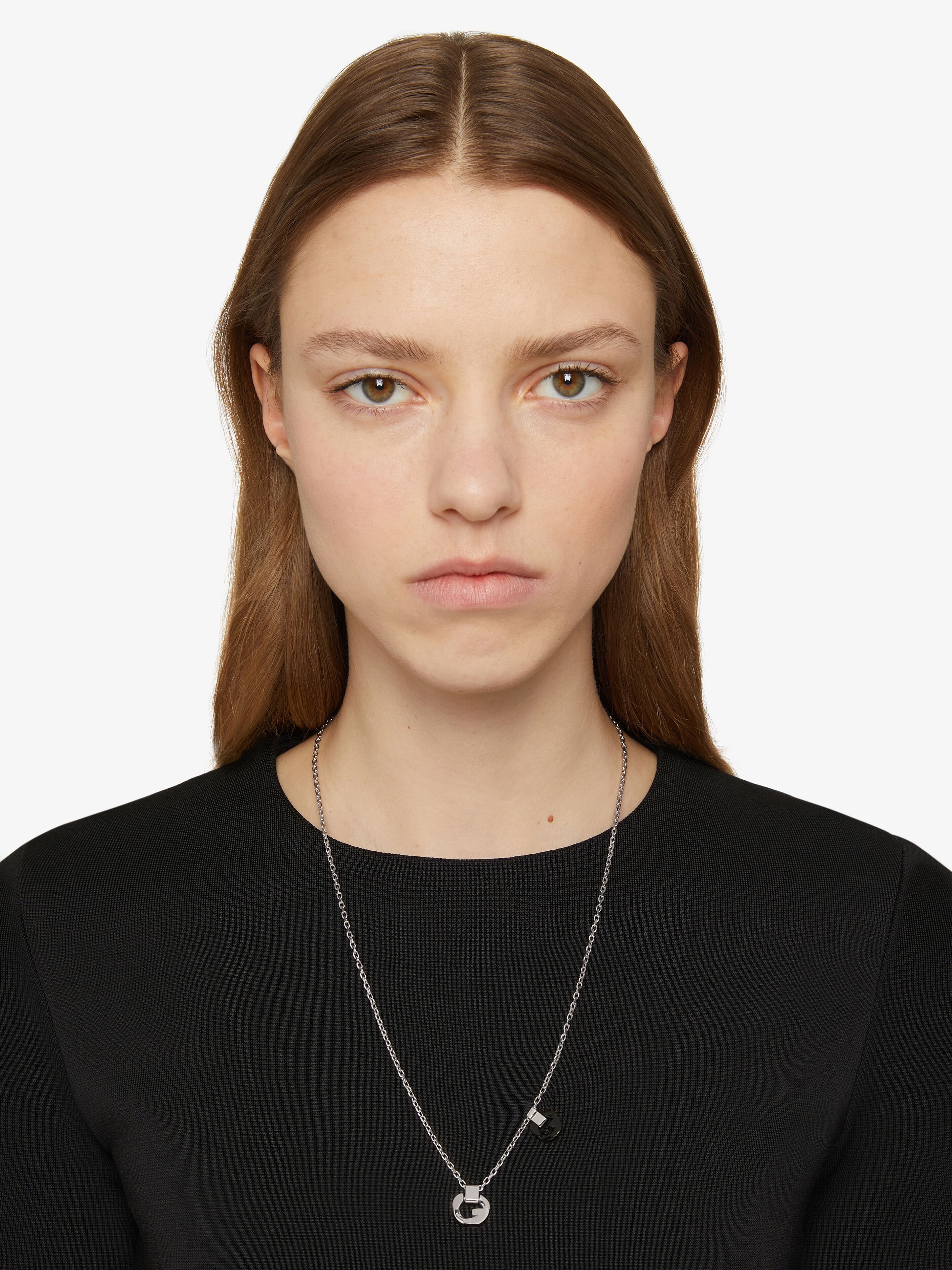 G CHAIN NECKLACE WITH PENDANT - 3