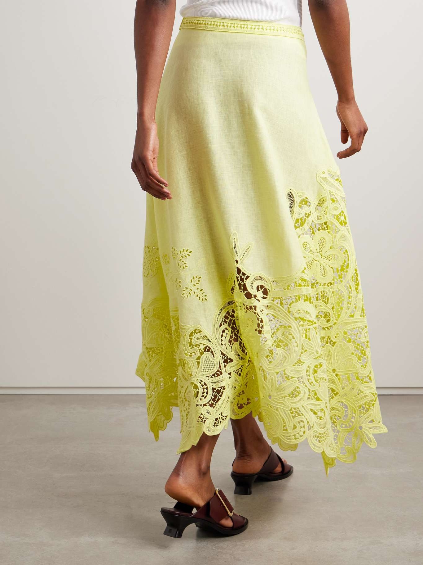 Rae guipure lace-paneled linen midi skirt Chartreuse - 4