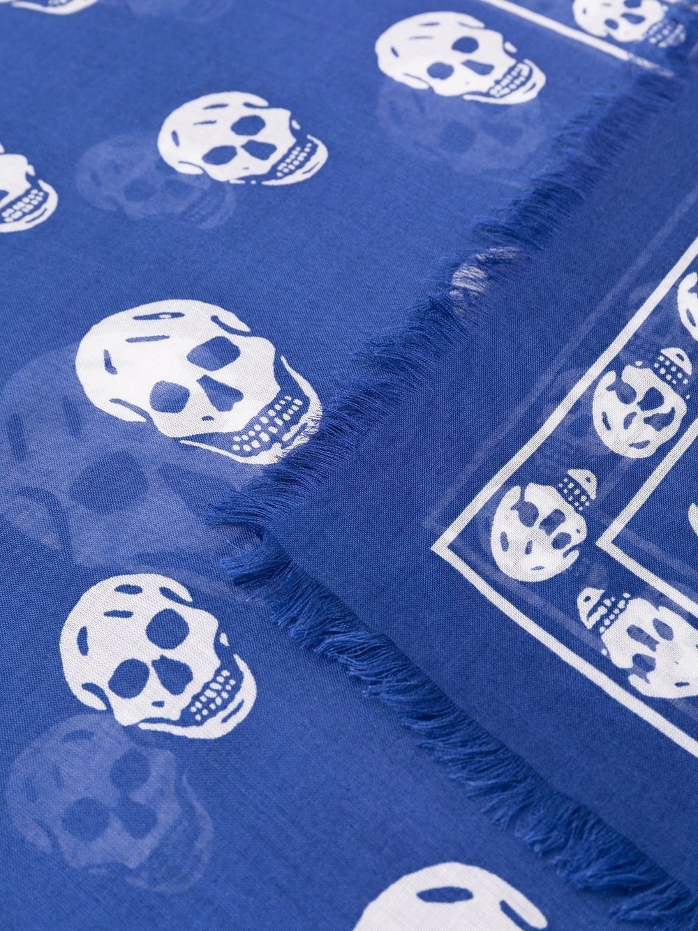 skull-print raw-edge scarf - 3