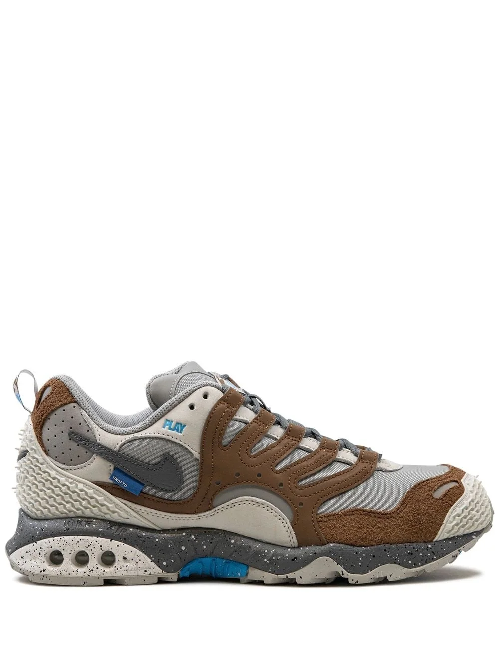 x UNDEFEATED Air Terra Humara "Archaeo Brown" sneakers - 1