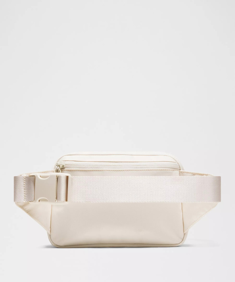 Everywhere Belt Bag Large with Long Strap 2L 3