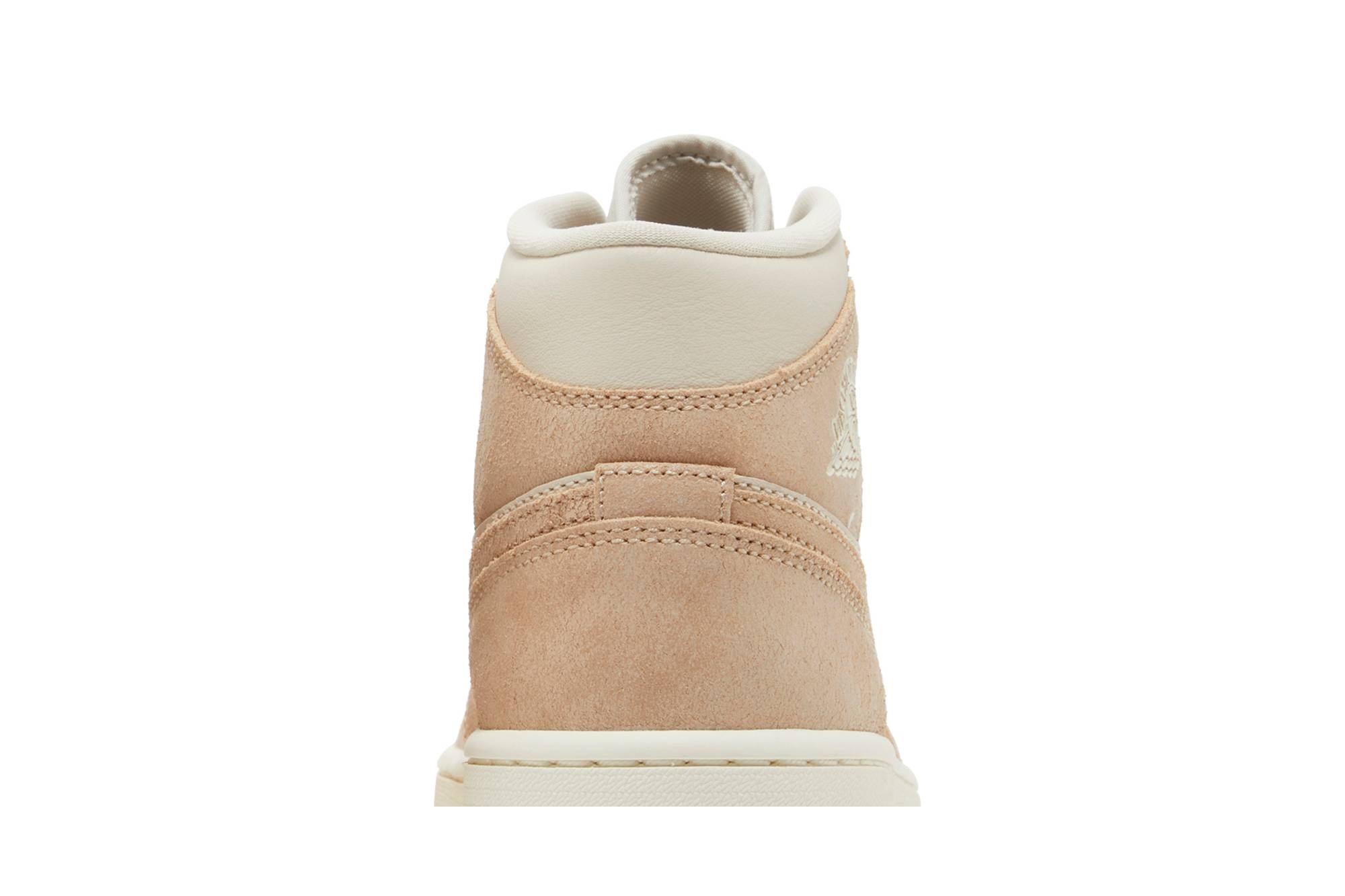 Wmns Air Jordan 1 Mid SE 'Legend Light Brown' - 7