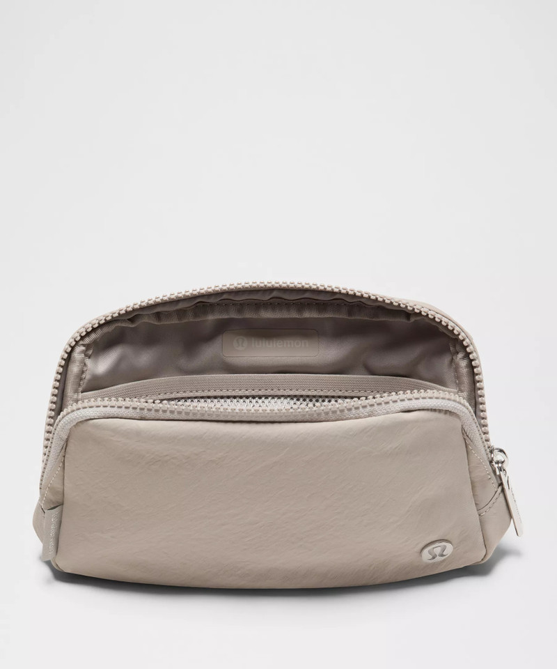 Everywhere Belt Bag with Long Strap 1L 5