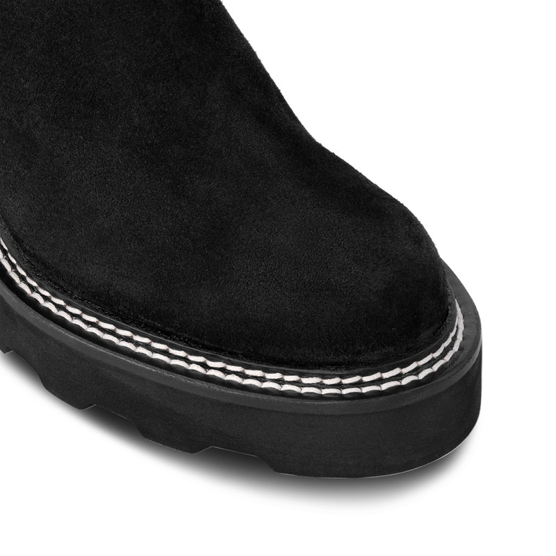 LV Beaubourg Ankle Boot 4