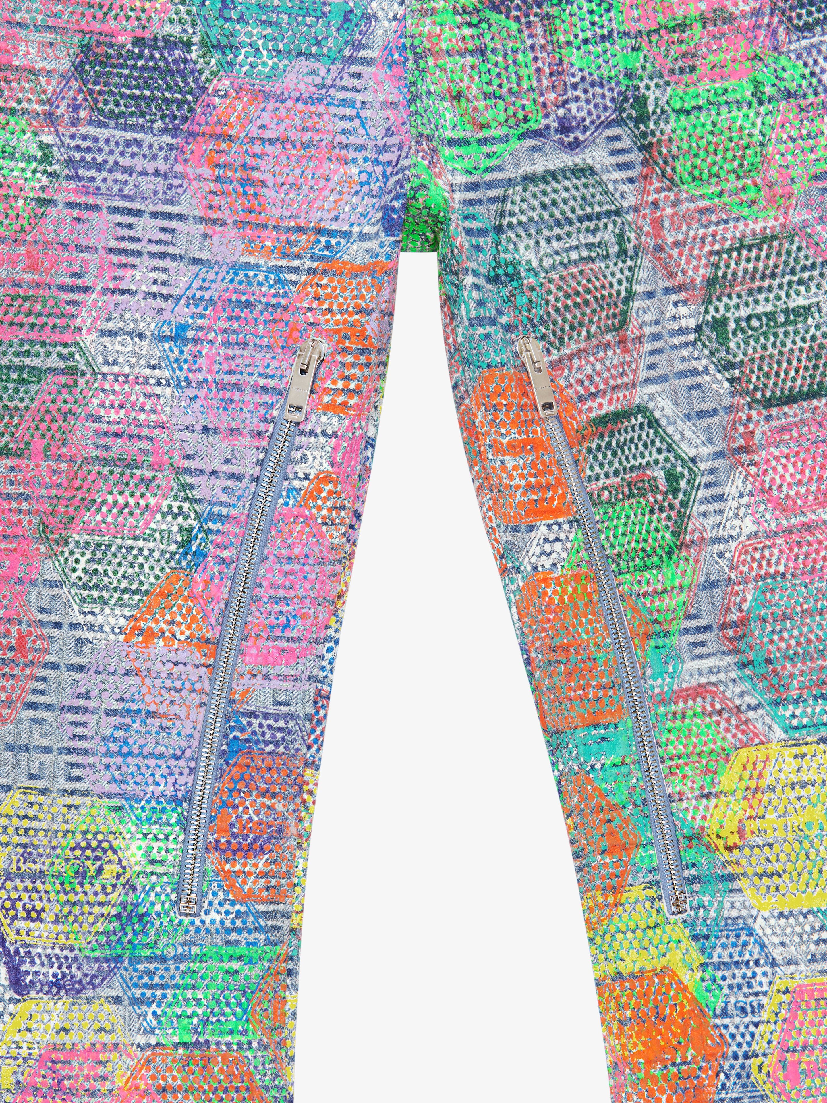 STRAIGHT FIT JEANS IN 4G DENIM WITH ALL-OVER PATCH PRINT - 5
