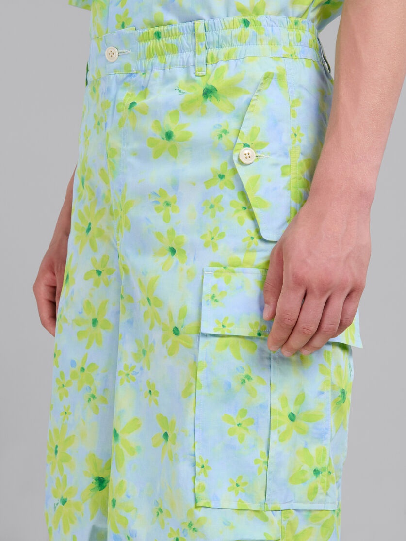 BLUE POPLIN CARGO PANTS WITH PARADE PRINT - 4