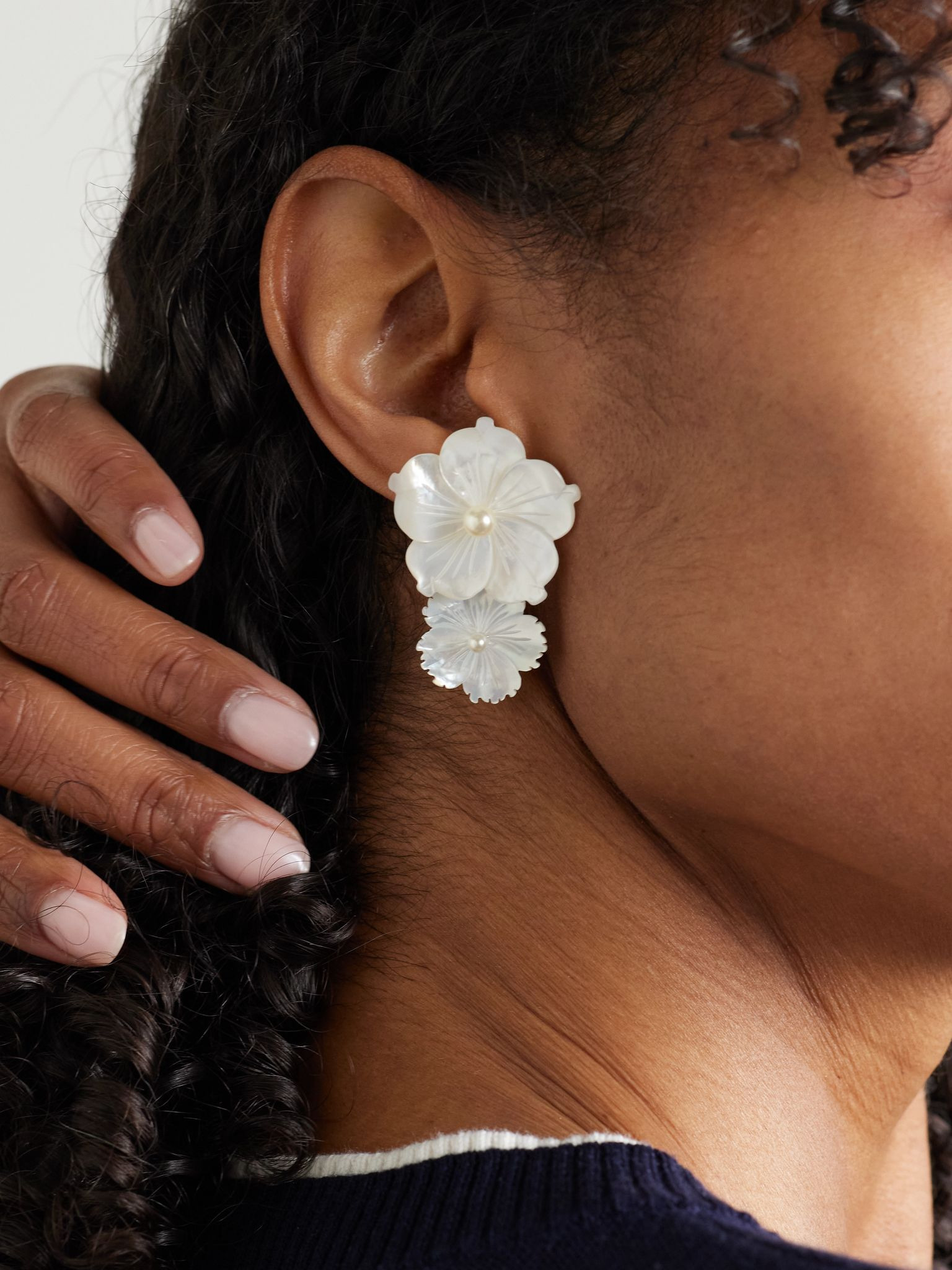 Geneva mother-of-pearl, gold-plated and pearl earrings Ivory - 2