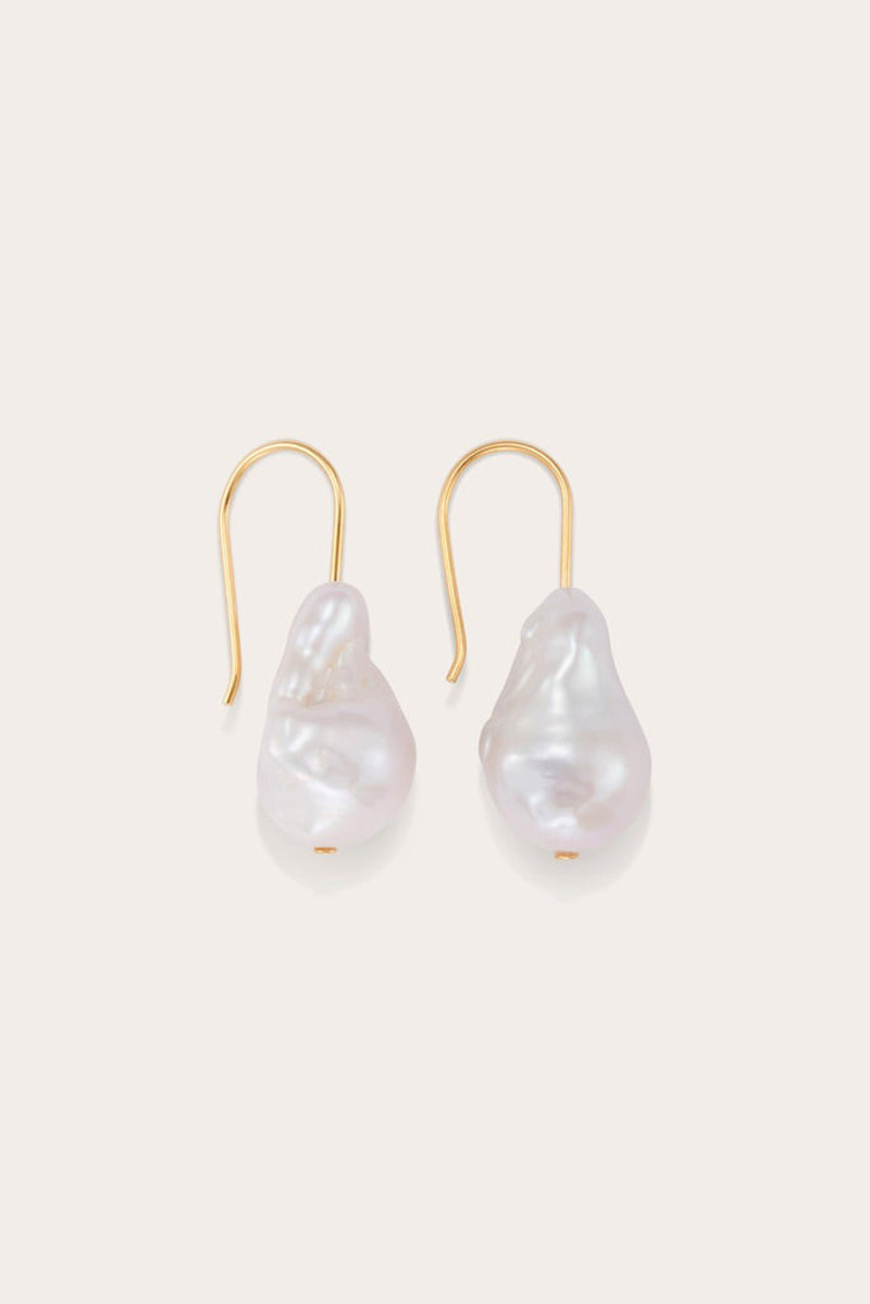 MINIMALIST BAROQUE EARRINGS GOLD 1